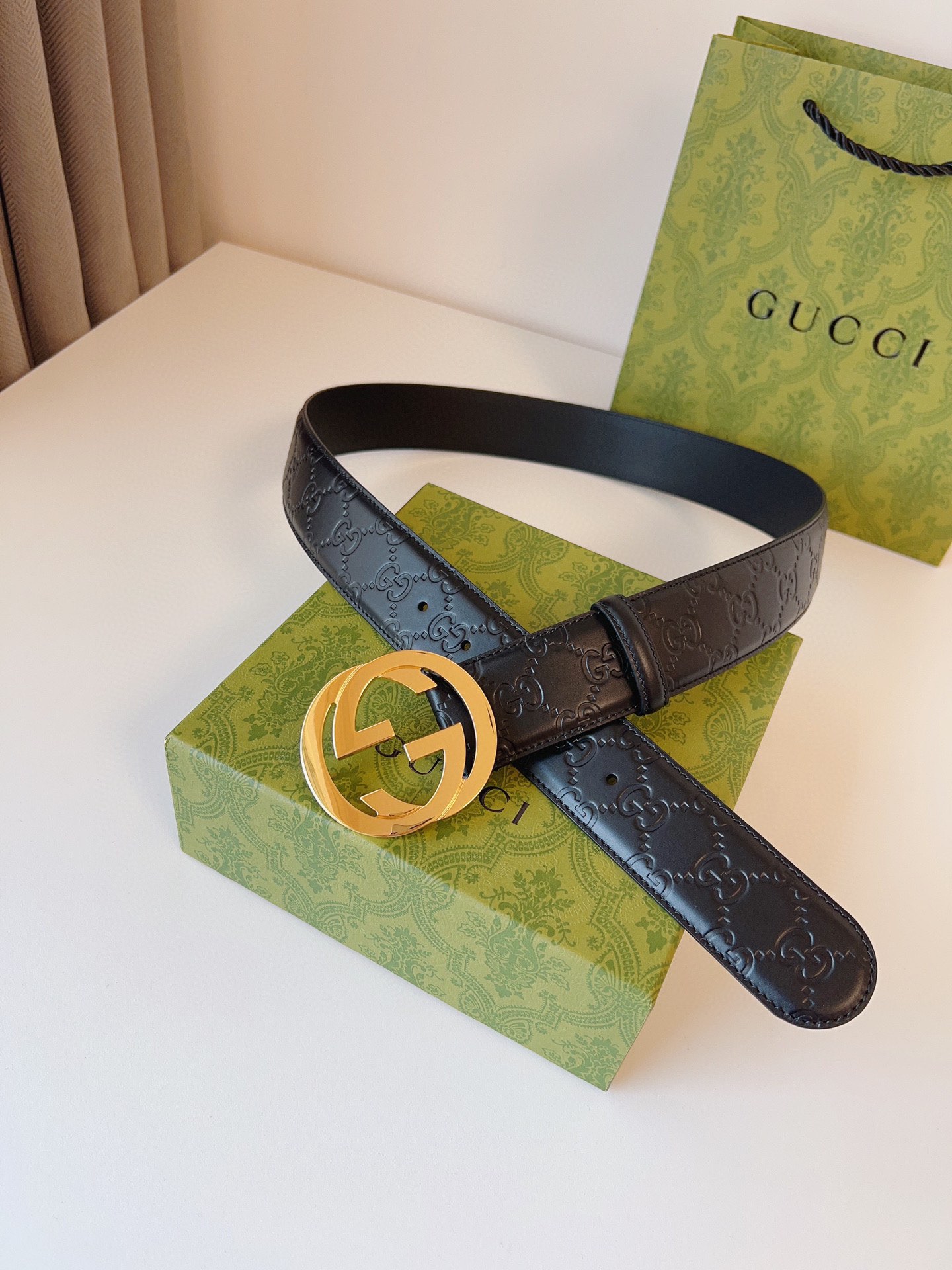Gucci Leather Belt S-m