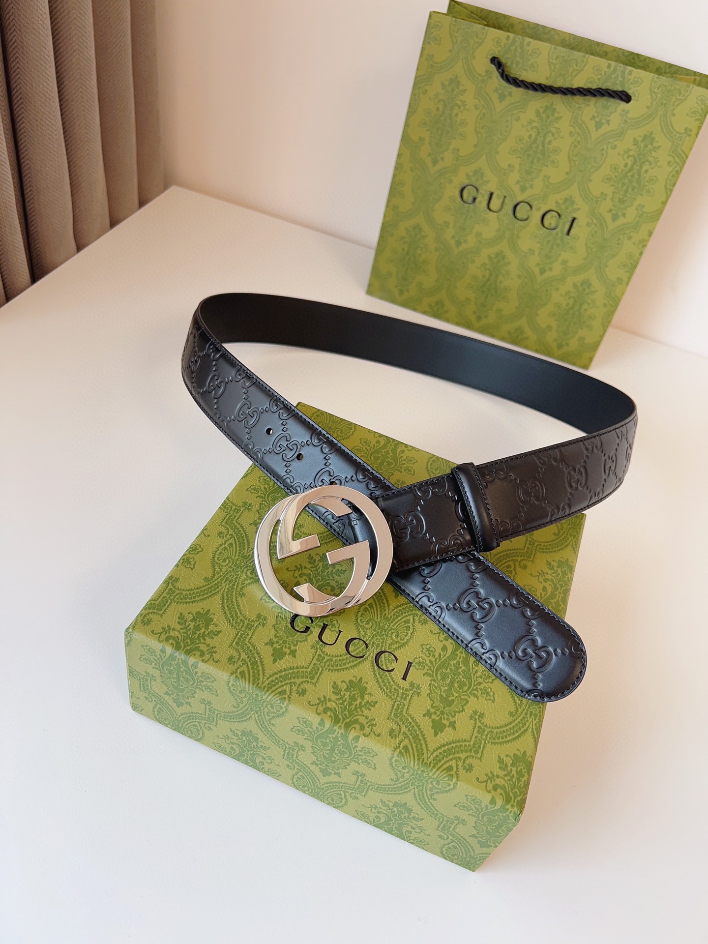Gucci Leather Belt S-m