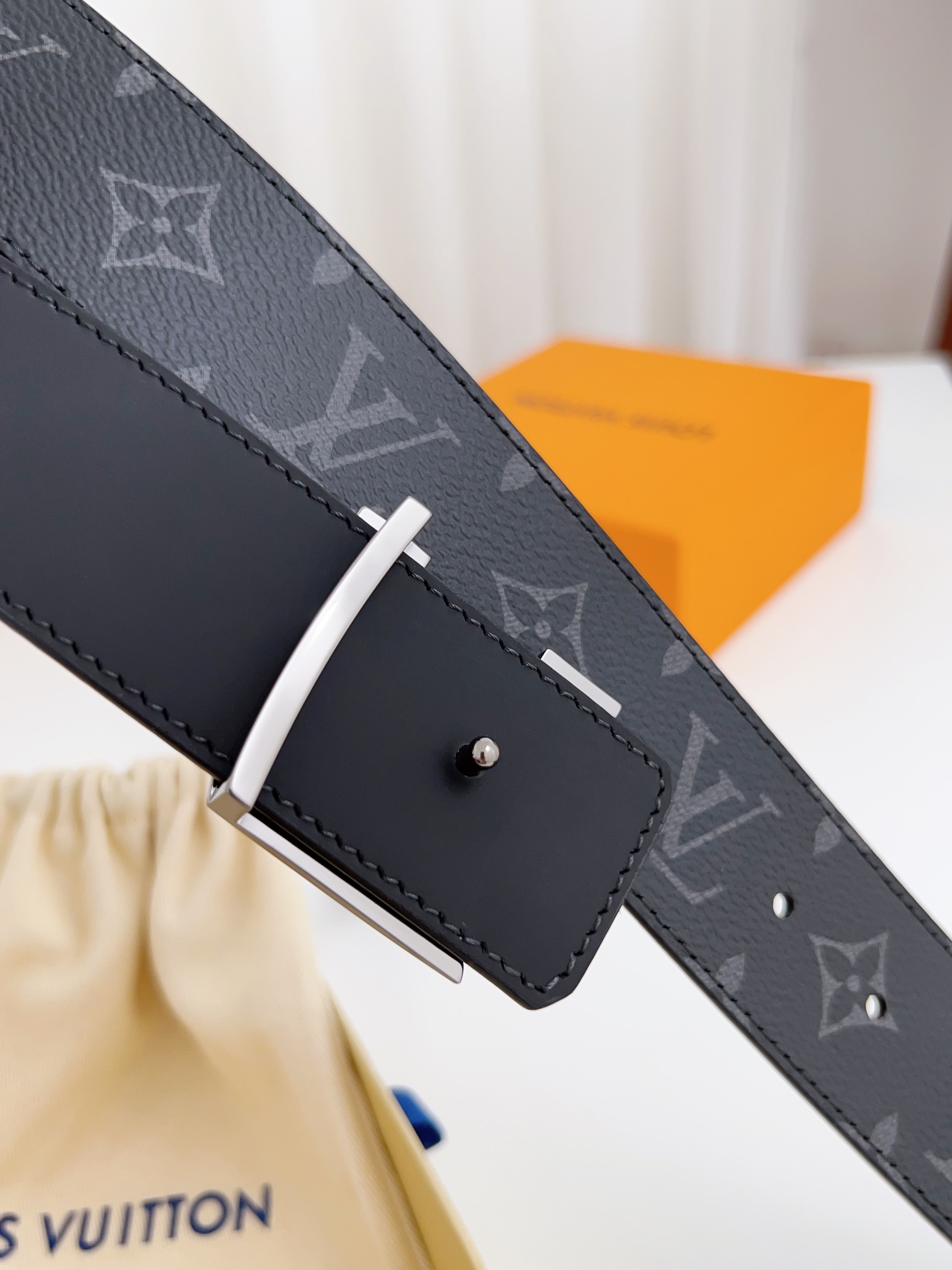 Louis Vuitton Basic Belt Cow Leather Waterproof 125cm-m-l