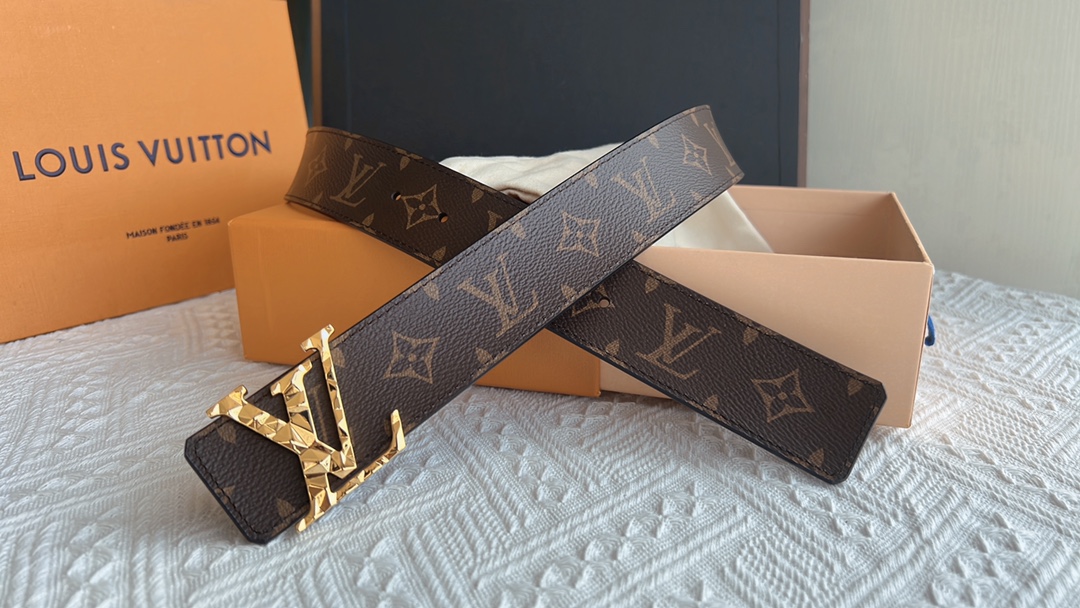 Louis Vuitton Male Leather Belt M-l