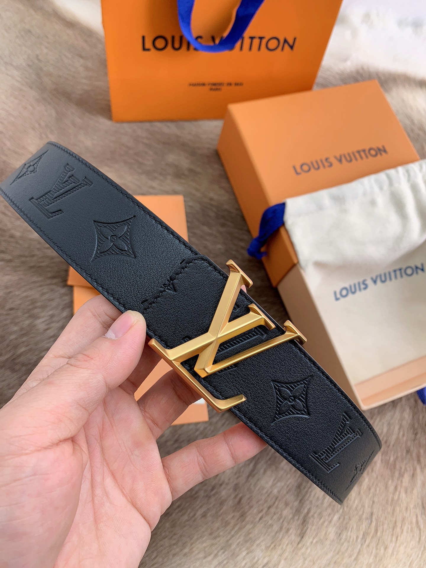 Louis Vuitton Male Leather Belt Cow Leather 40mm-l