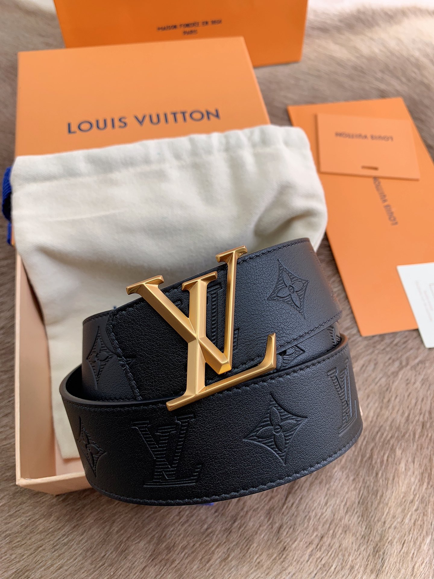 Louis Vuitton Male Leather Belt Cow Leather 40mm-l