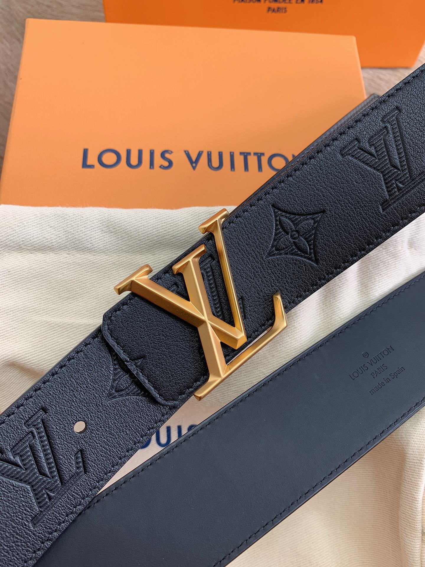 Louis Vuitton Male Leather Belt Cow Leather 40mm-l