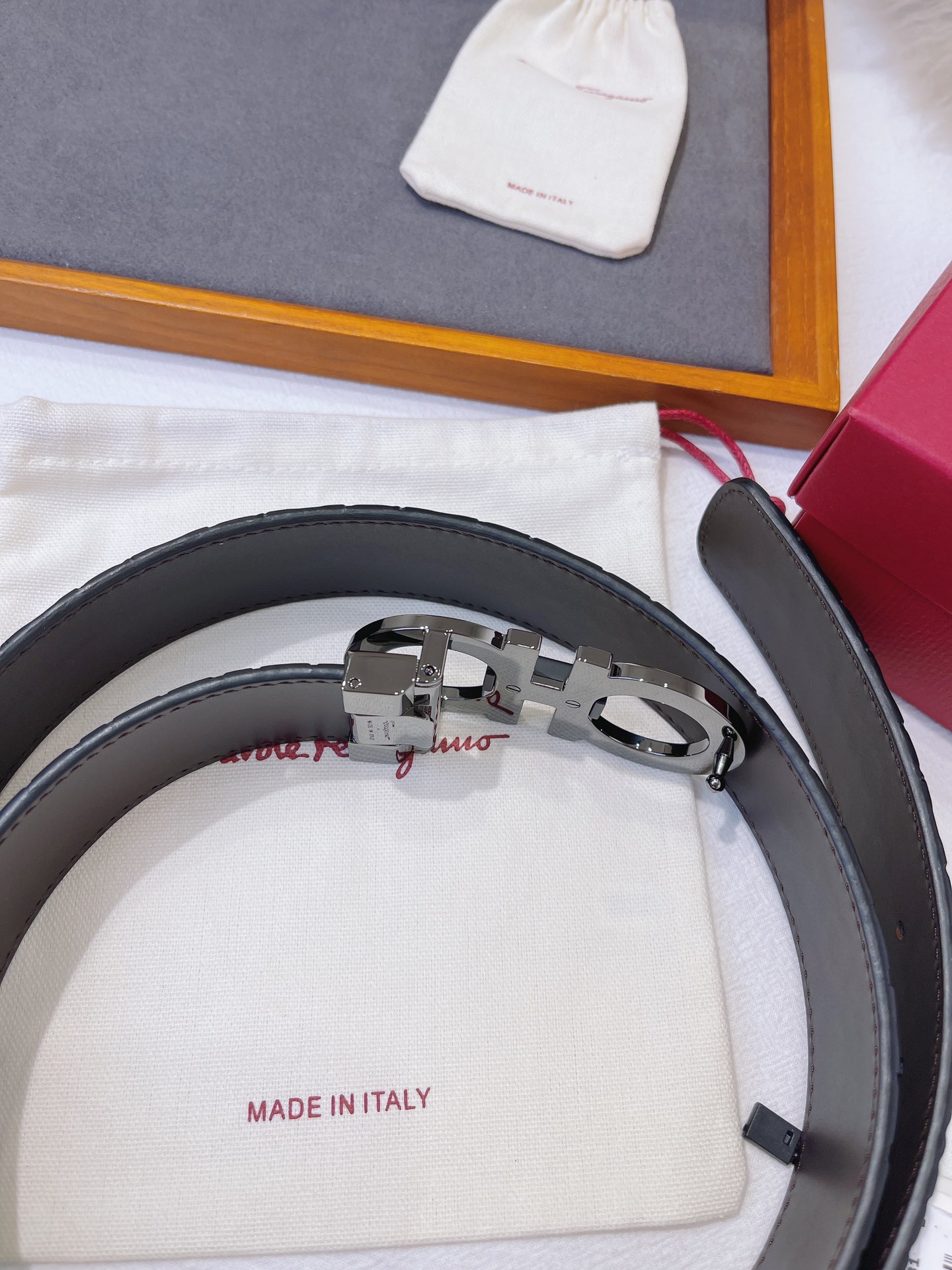 Salvatore Ferragamo Male Leather Belt M