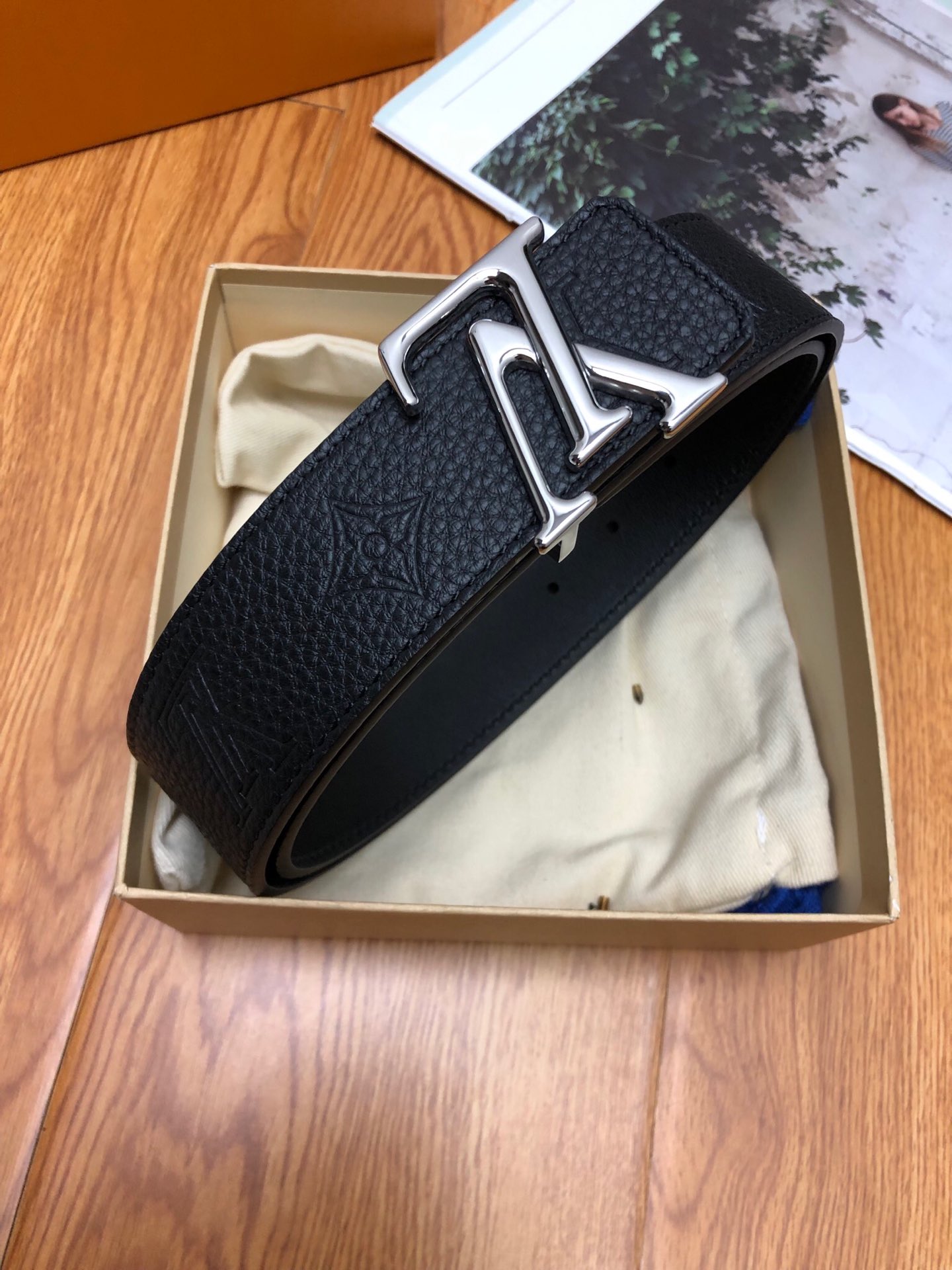 Louis Vuitton Male Leather Belt Cow Leather 0mm-s-l