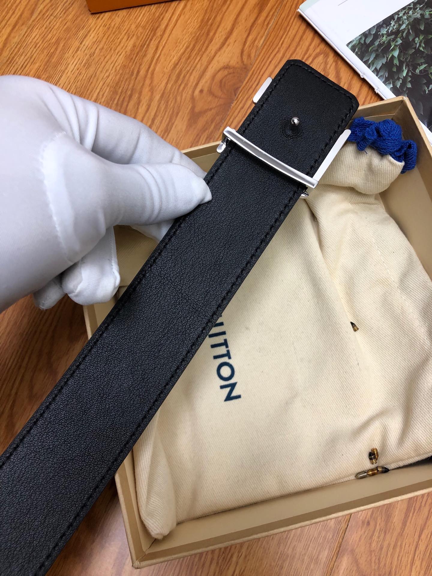 Louis Vuitton Male Leather Belt Cow Leather 0mm-s-l