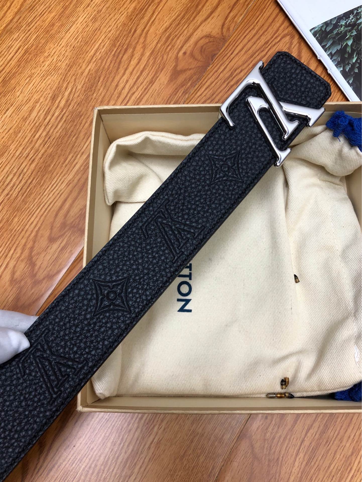 Louis Vuitton Male Leather Belt Cow Leather 0mm-s-l