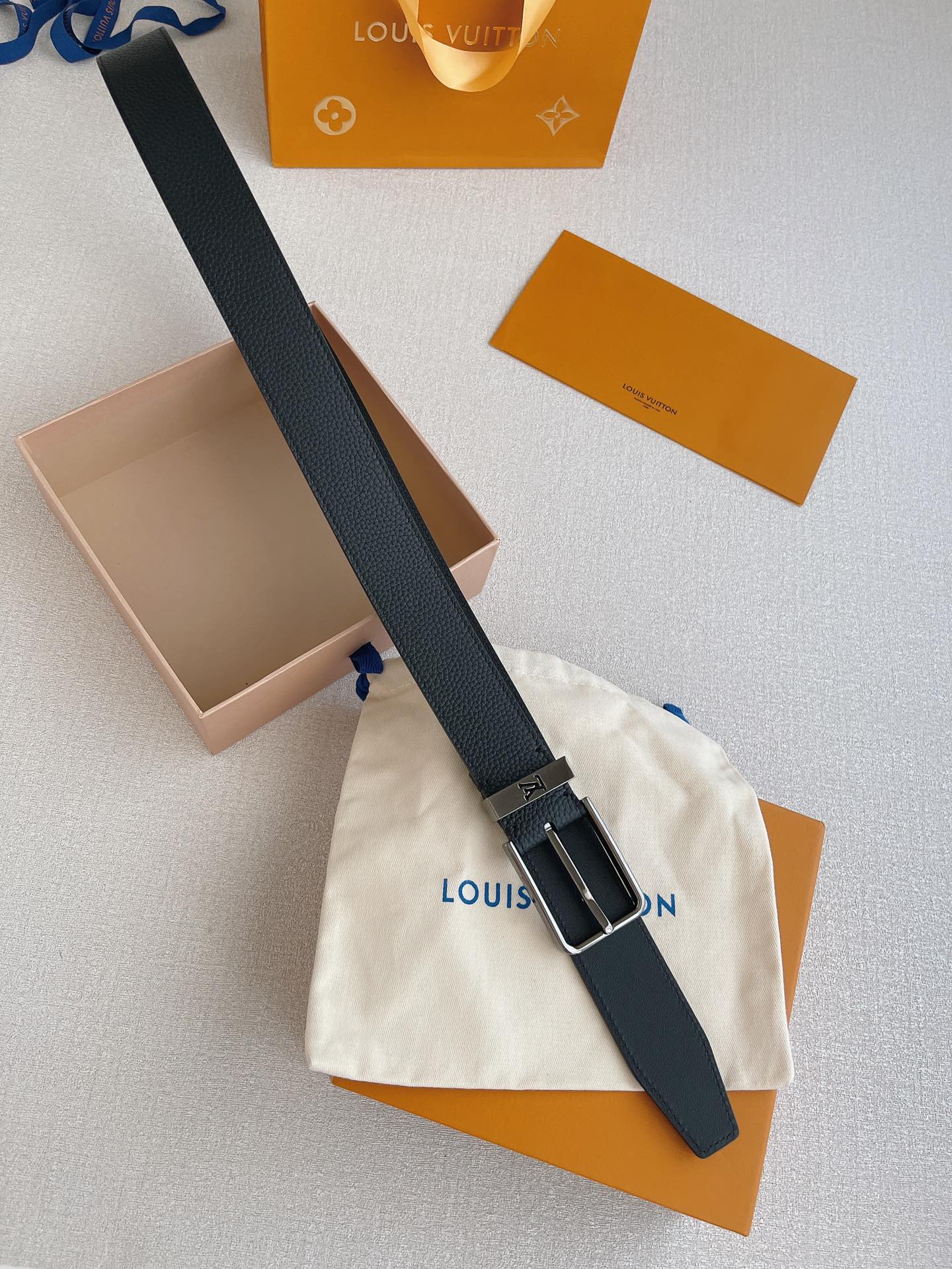 Louis Vuitton Male Leather Belt Cow Leather 35mm-l