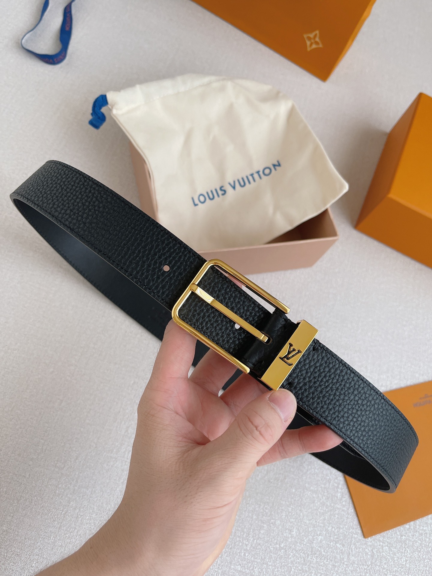 Louis Vuitton Male Leather Belt Cow Leather 35mm-l