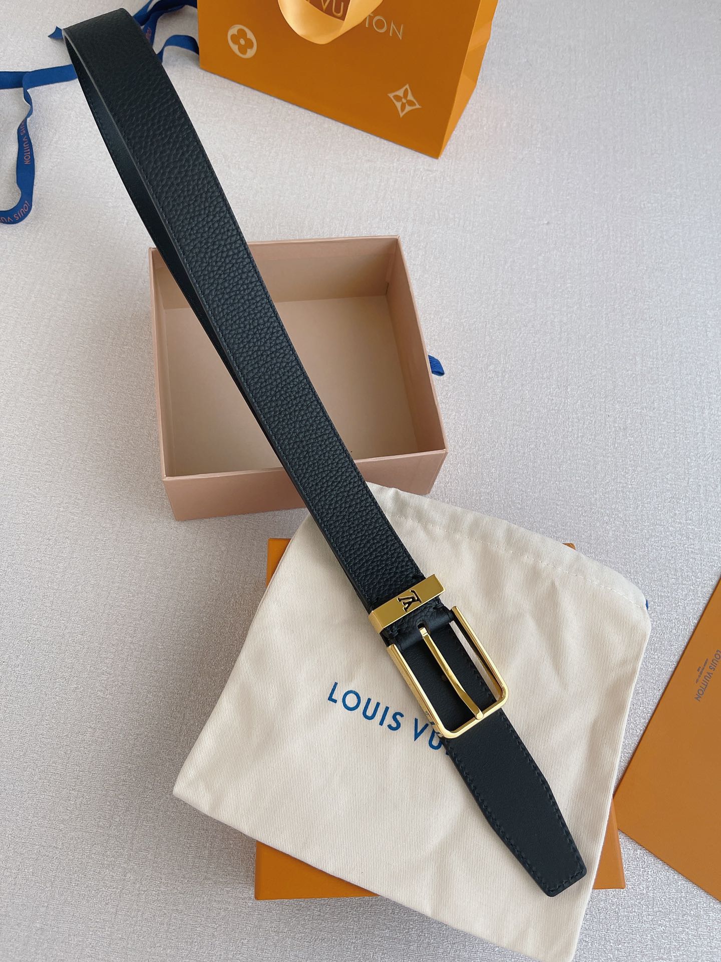 Louis Vuitton Male Leather Belt Cow Leather 35mm-l