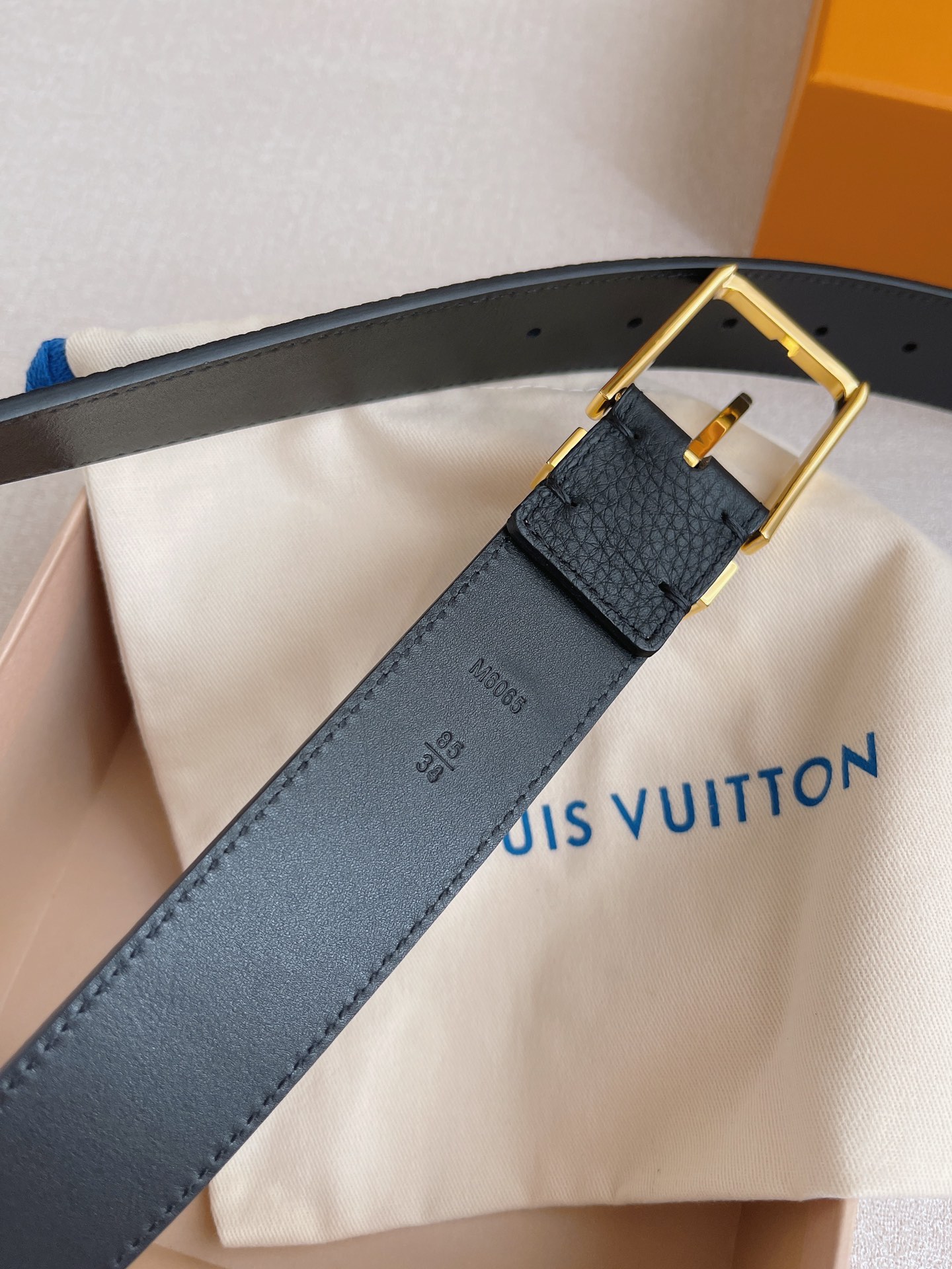 Louis Vuitton Male Leather Belt Cow Leather 35mm-l