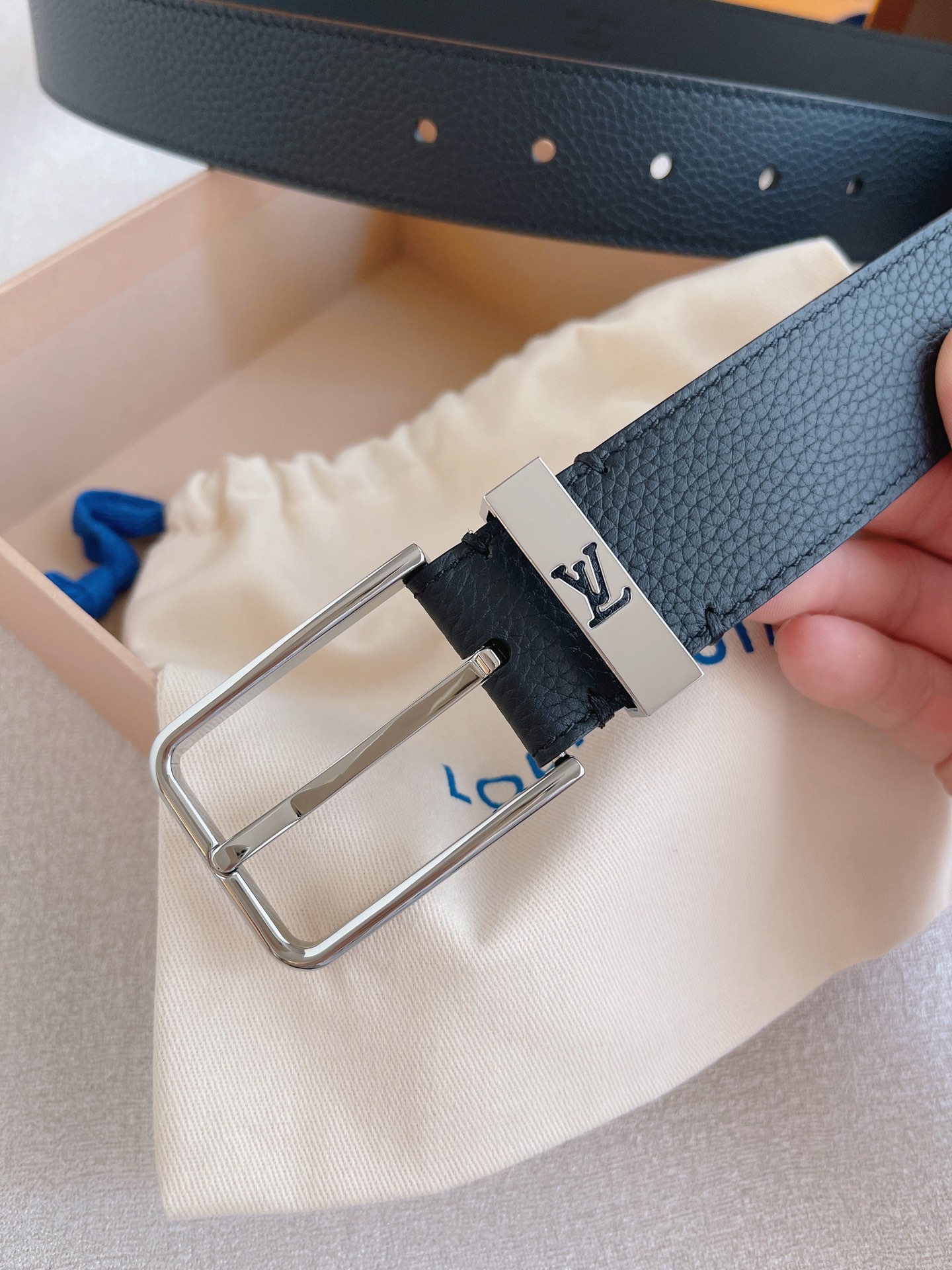 Louis Vuitton Male Leather Belt Cow Leather 35mm-l