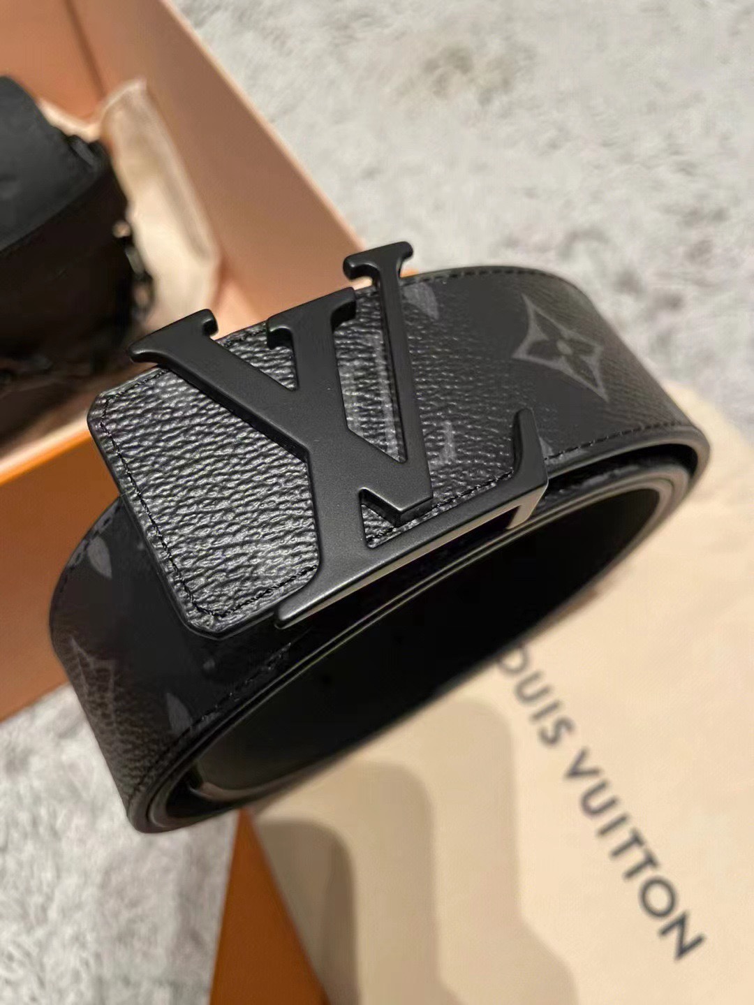 Louis Vuitton Male Basic Belt Cow Leather M