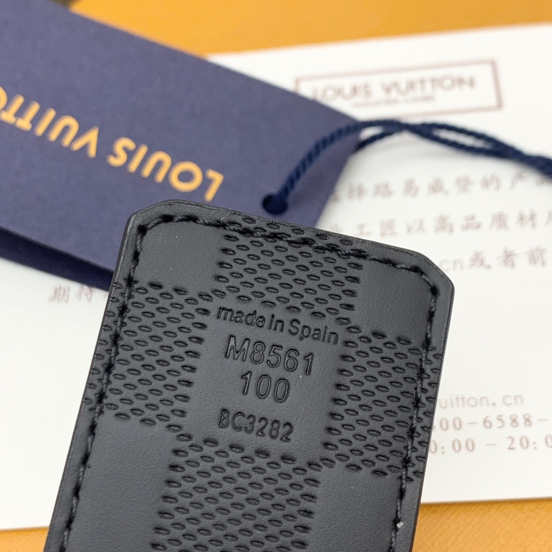 Louis Vuitton Male Basic Belt Cow Leather M