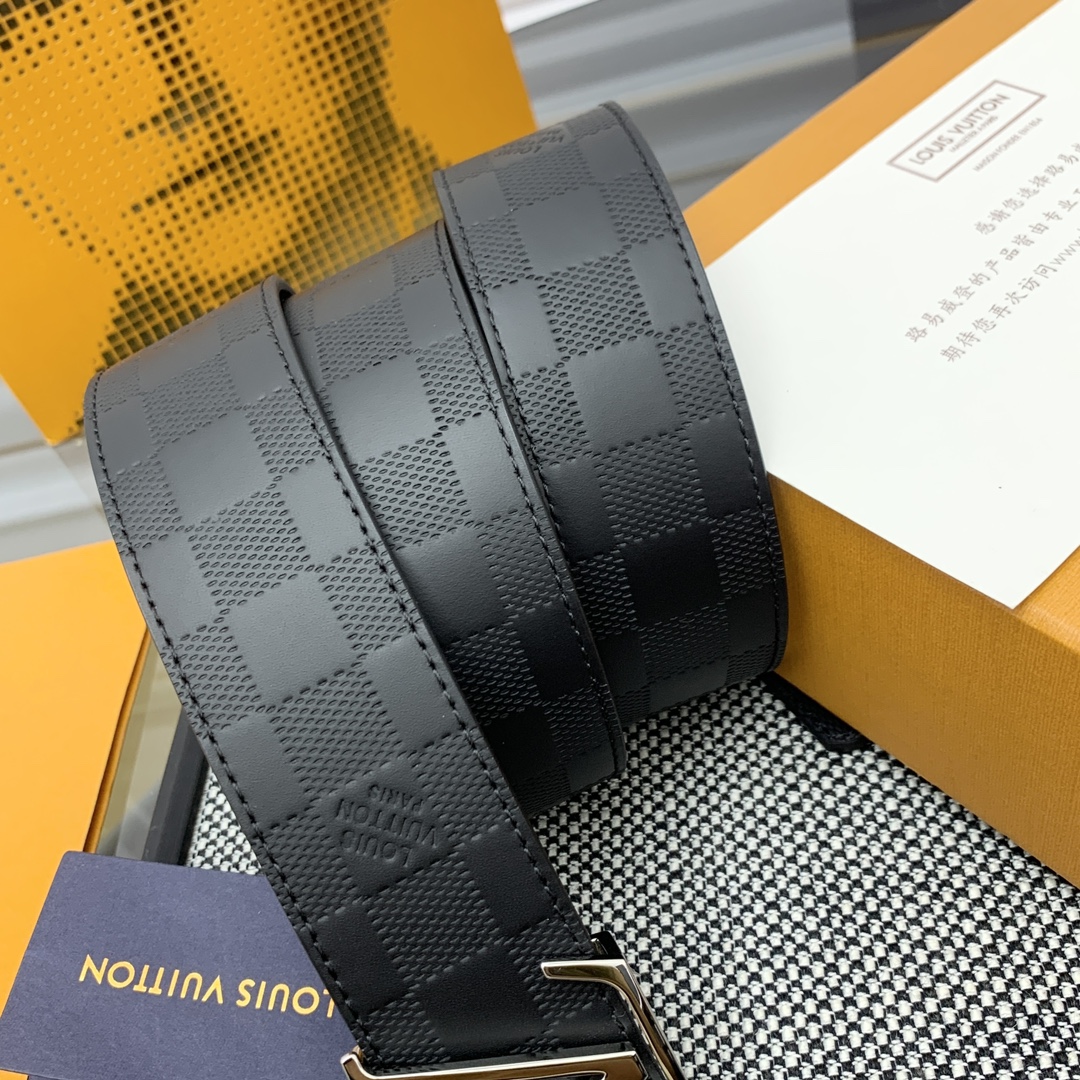 Louis Vuitton Male Basic Belt Cow Leather M