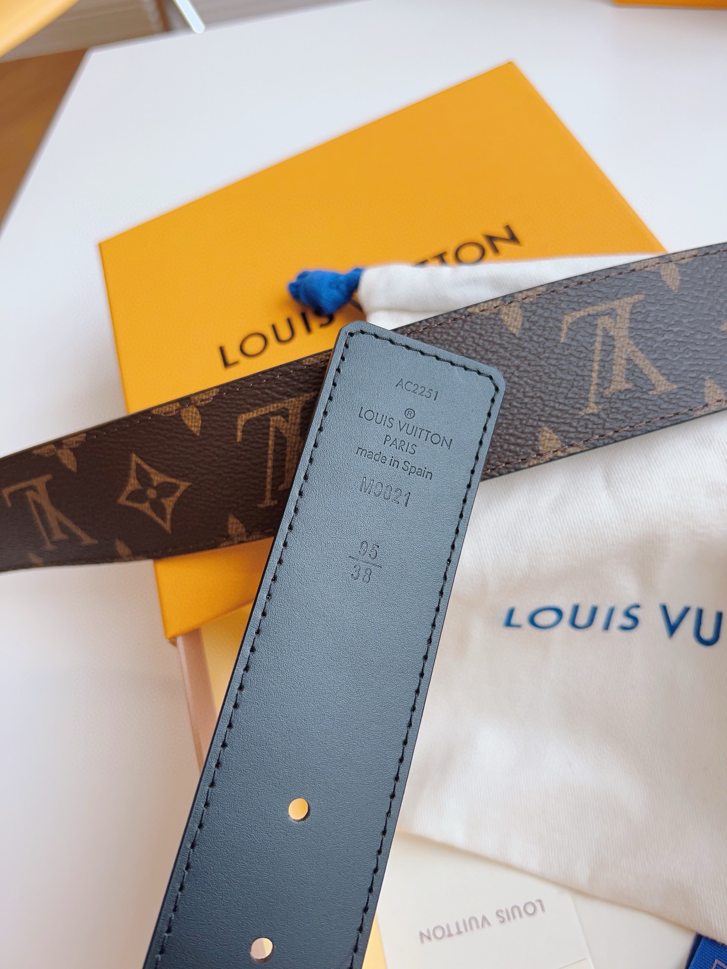 Louis Vuitton Male Basic Belt M-l