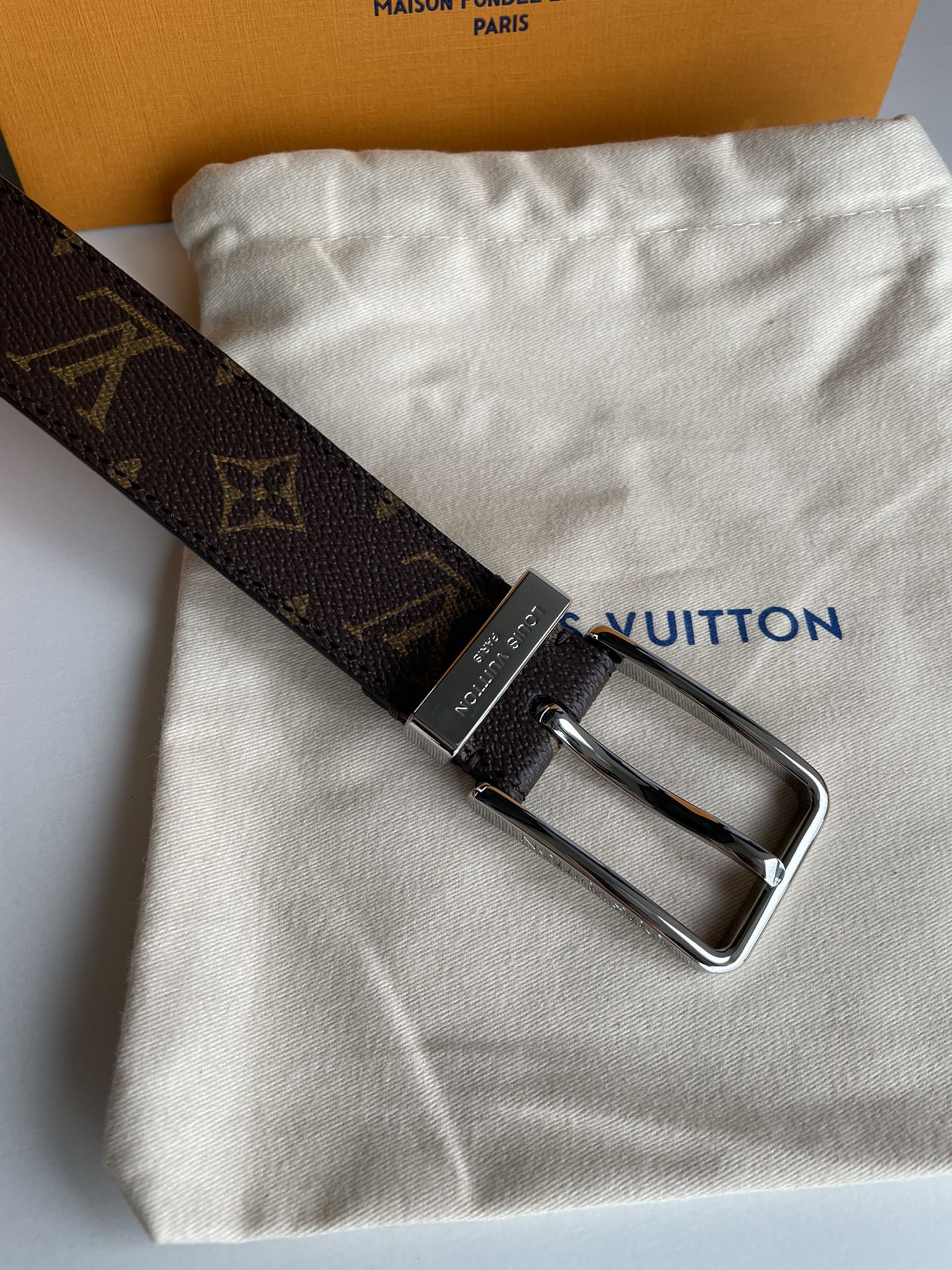Louis Vuitton Leather Belt Cow Leather M-l