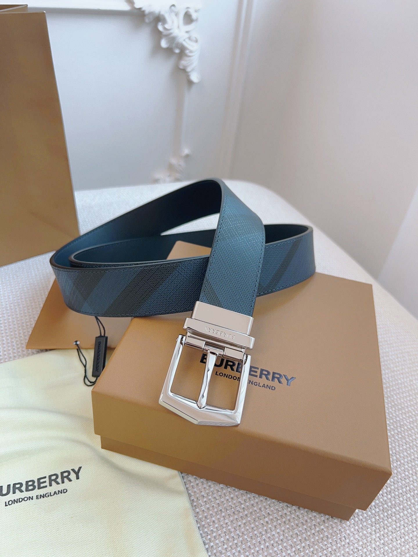 Burberry Basic Belt Cow Leather Black