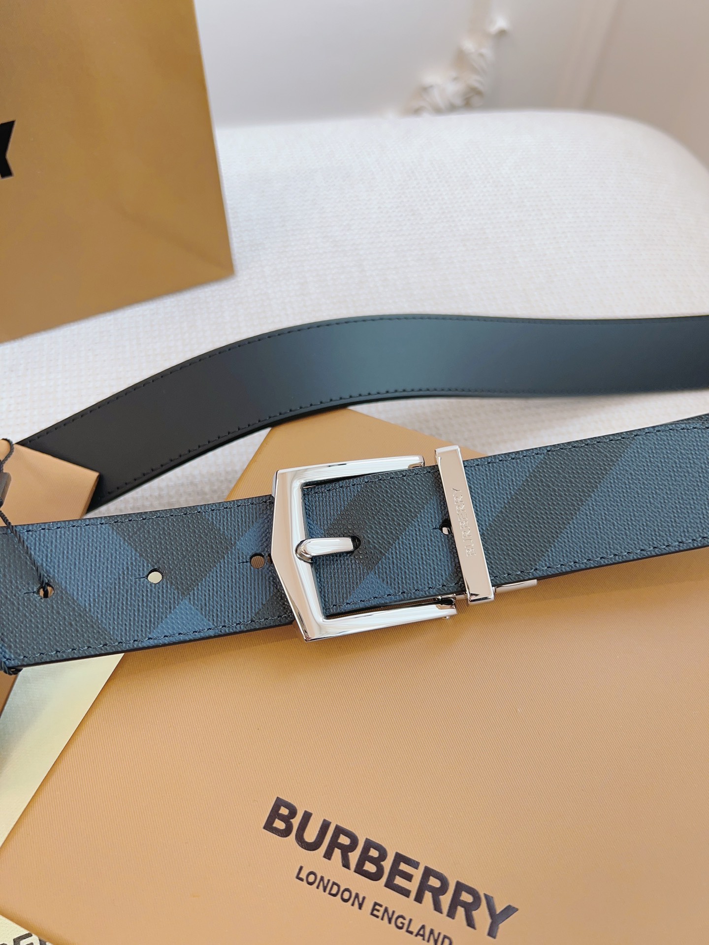 Burberry Basic Belt Cow Leather Black