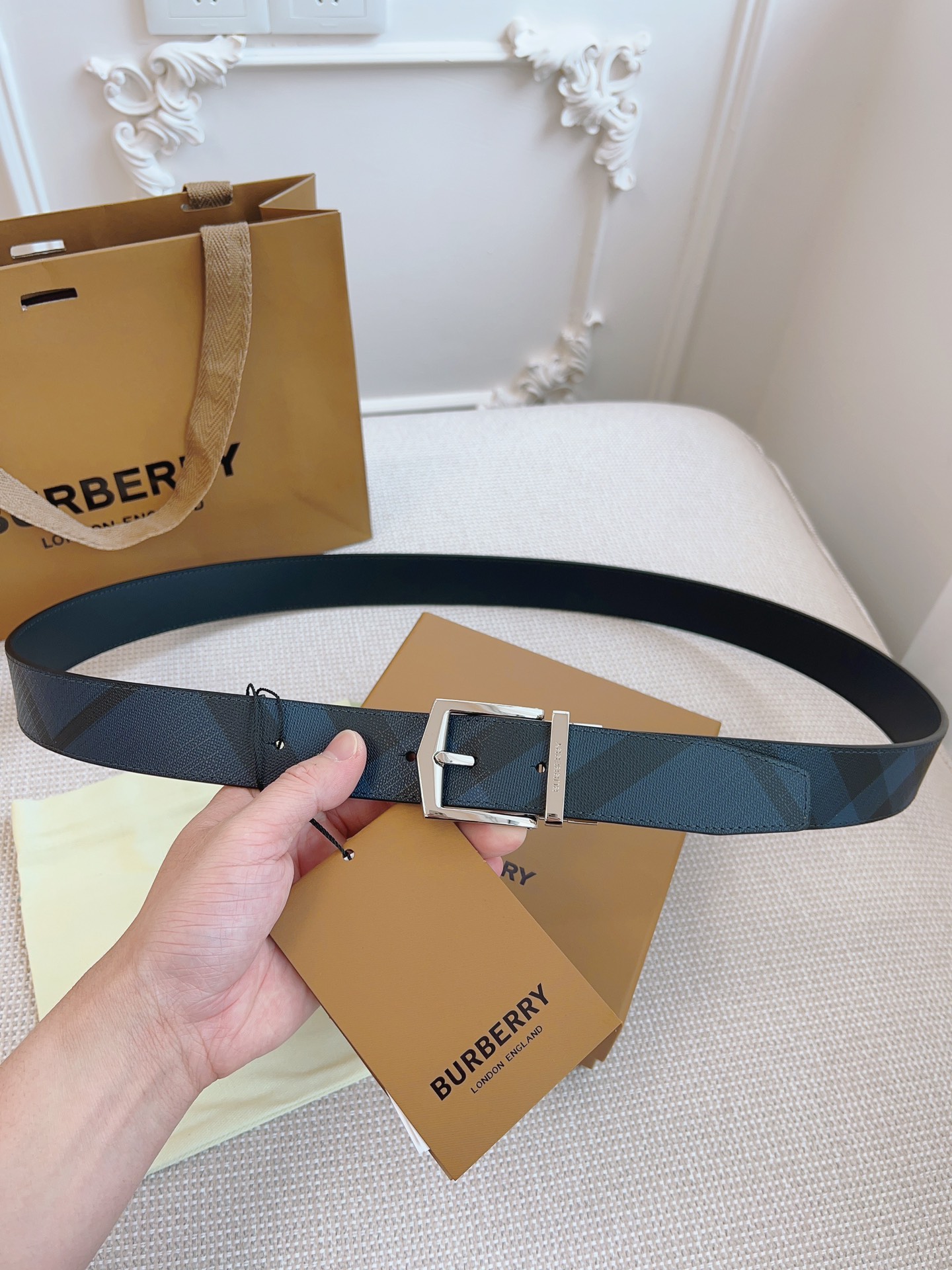 Burberry Basic Belt Cow Leather Black