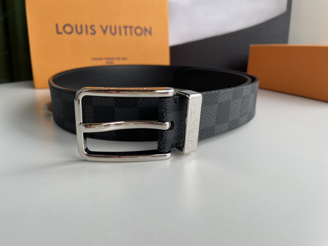Louis Vuitton Leather Belt Cow Leather M