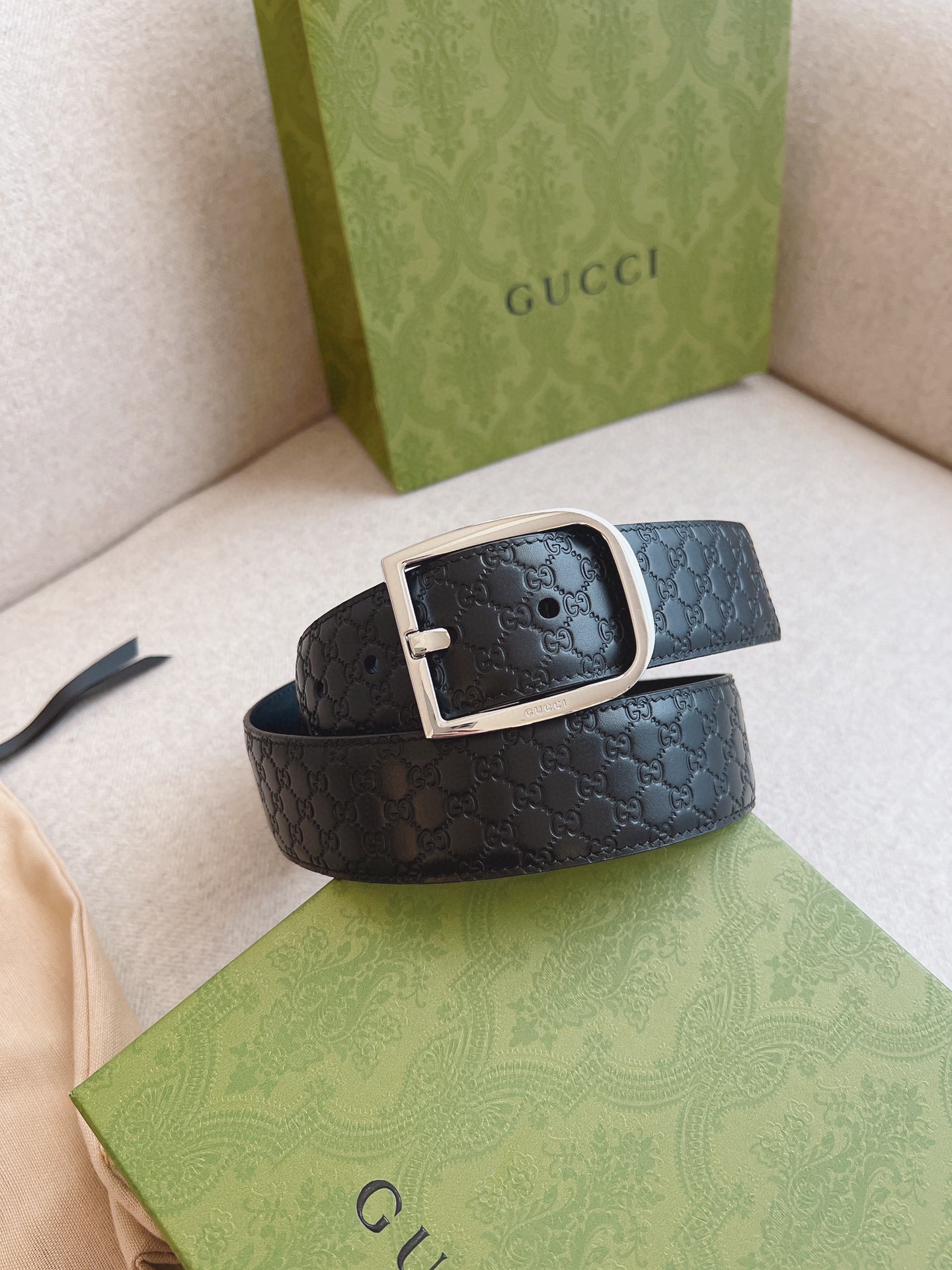 Gucci Leather Belt S-m