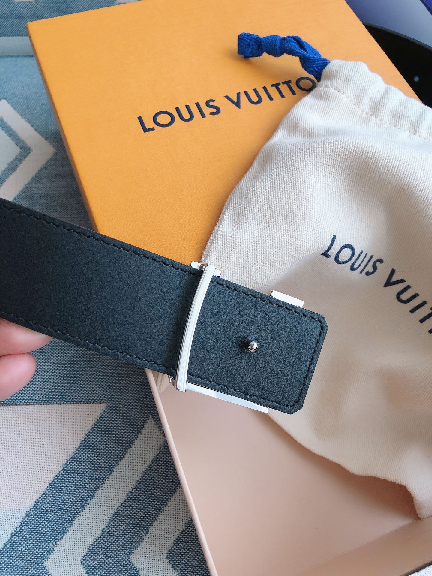 Louis Vuitton Male Leather Belt M-l