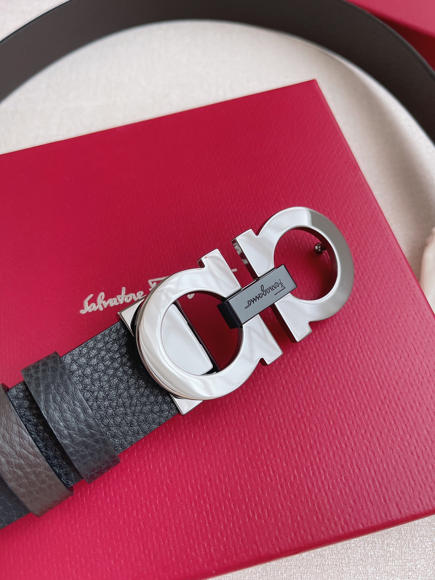 Salvatore Ferragamo Leather Belt Cow Leather Adjustable 35mm