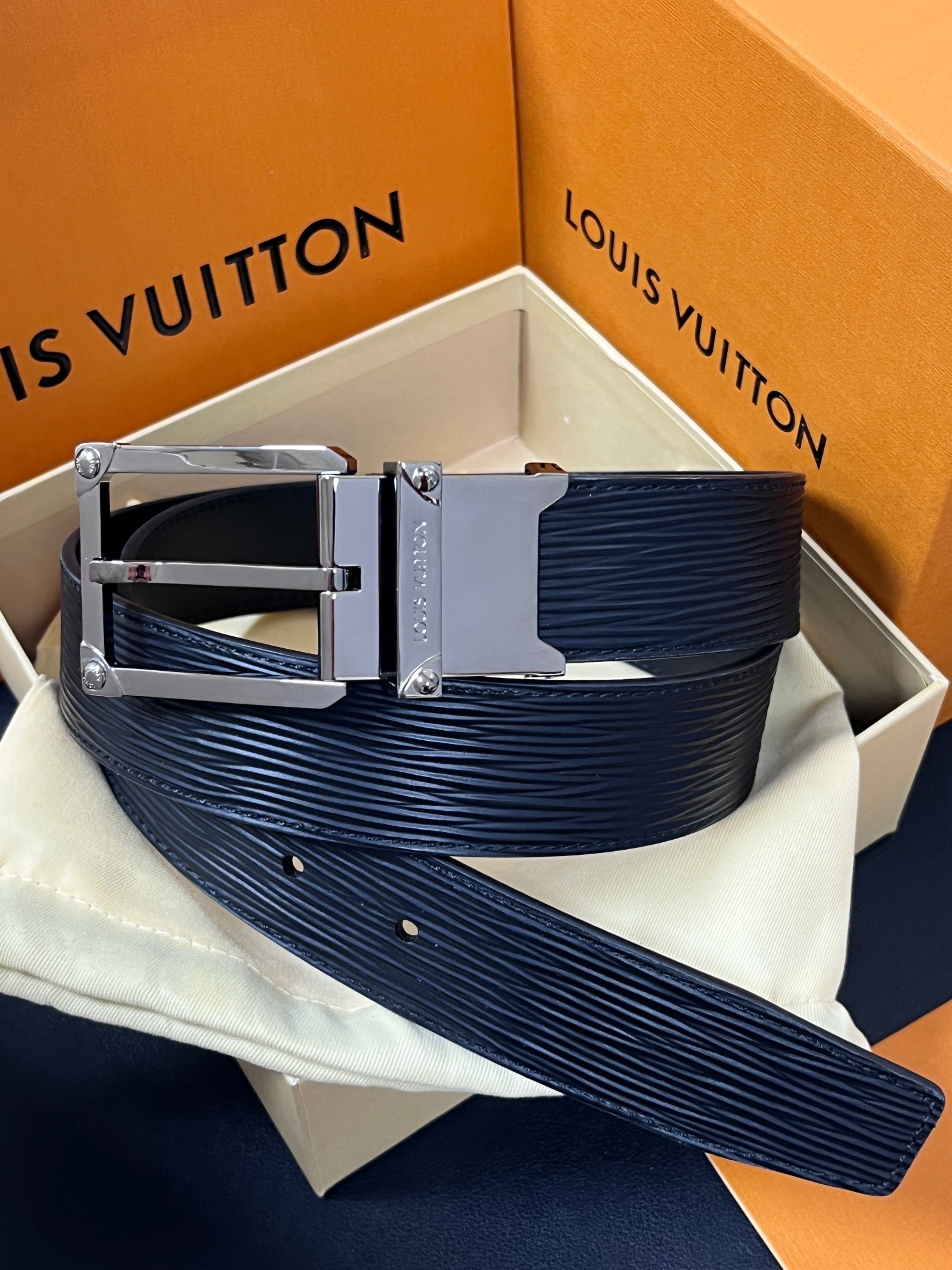 Louis Vuitton Basic Belt