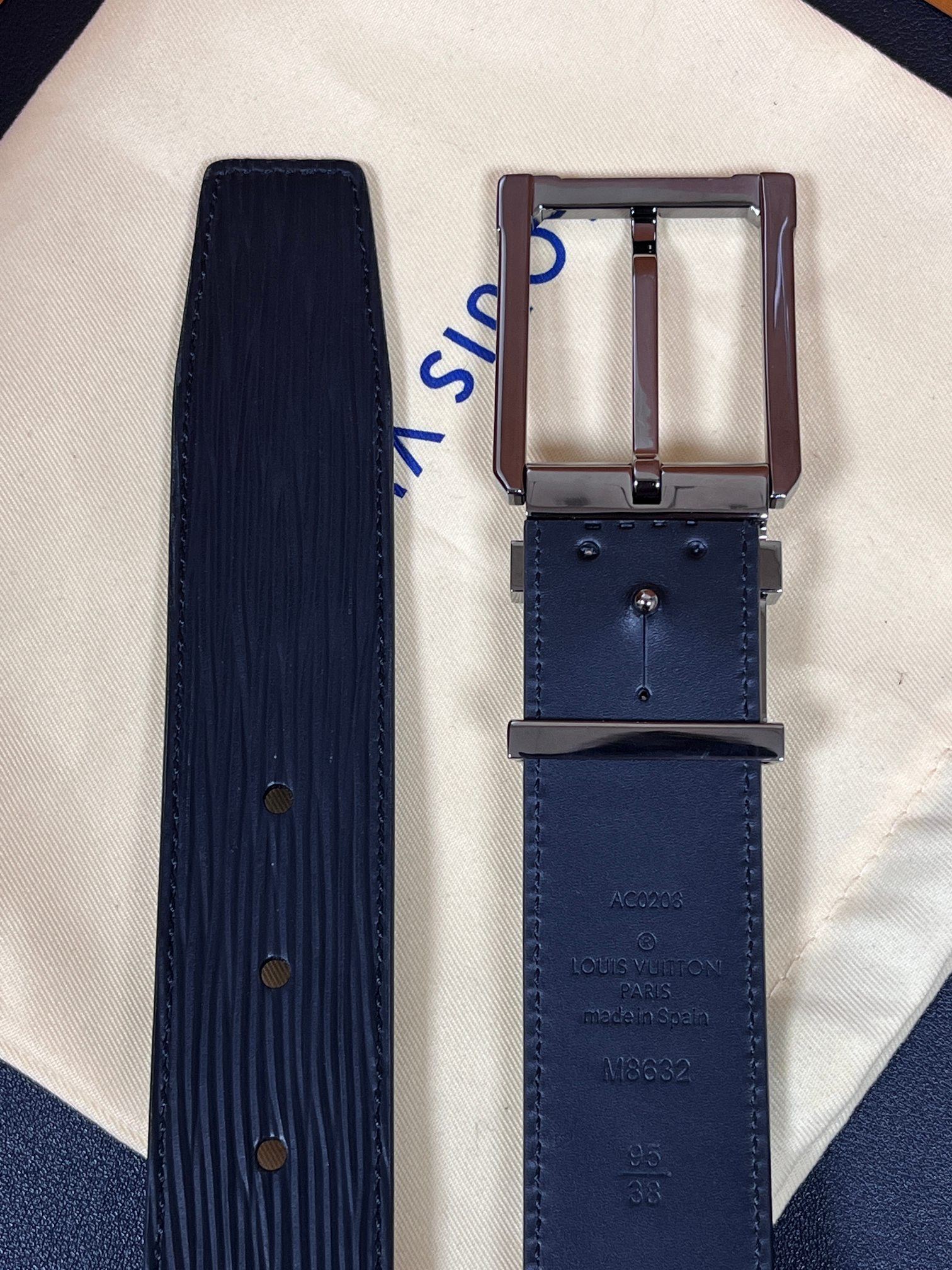 Louis Vuitton Basic Belt
