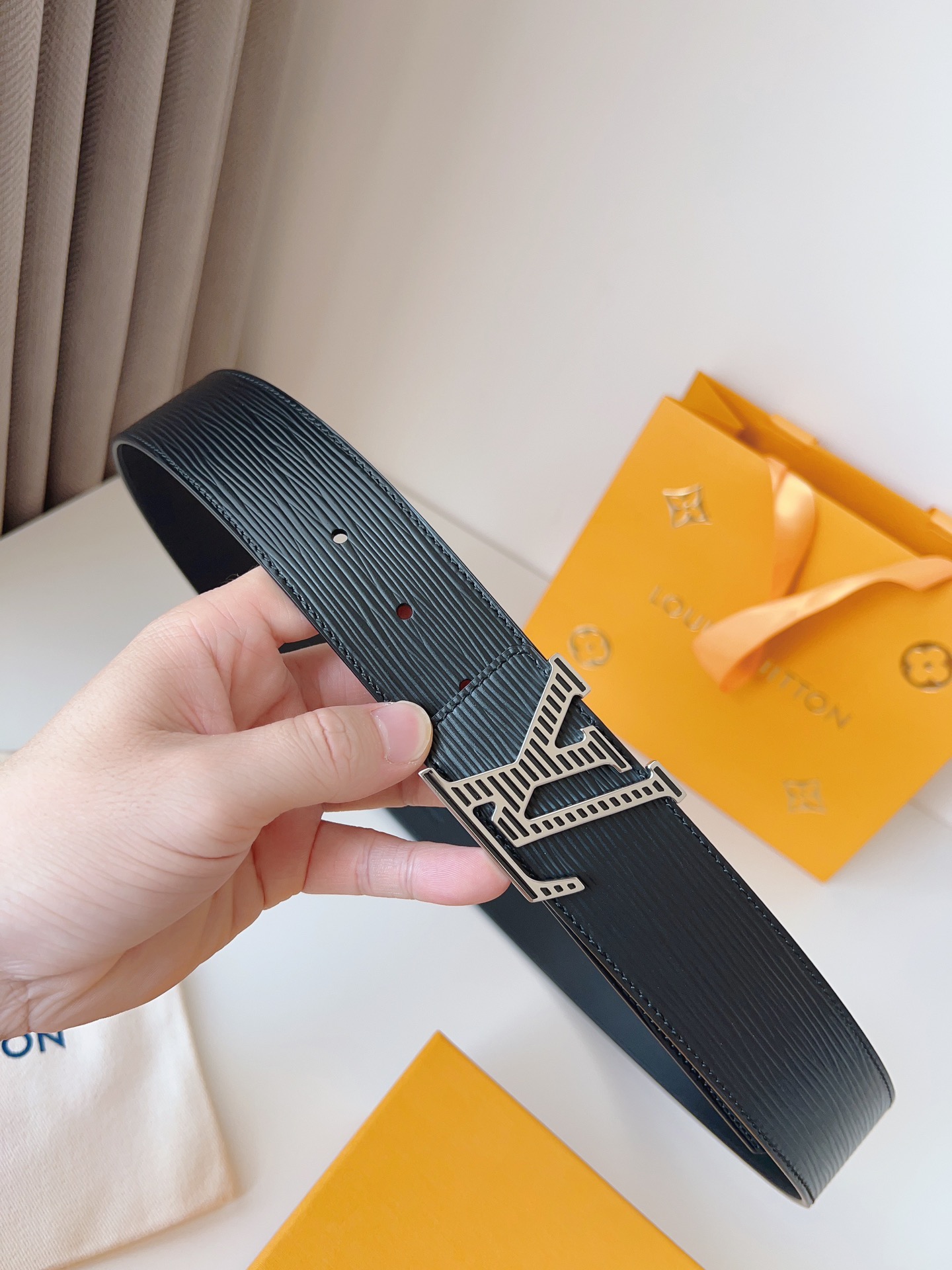 Louis Vuitton Logo Belt Cow Leather M-l