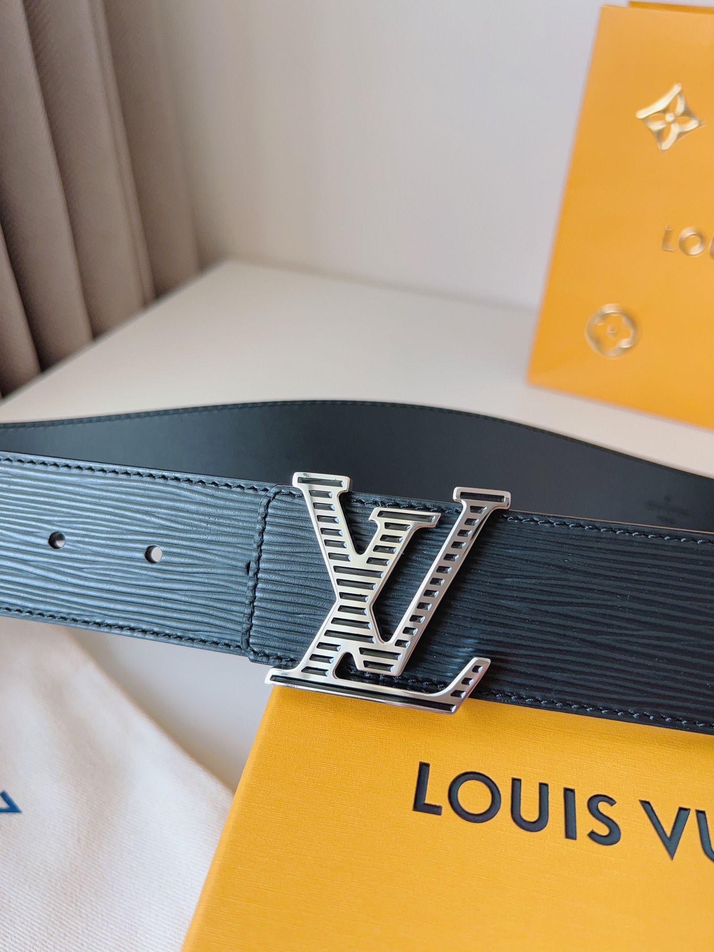 Louis Vuitton Logo Belt Cow Leather M-l