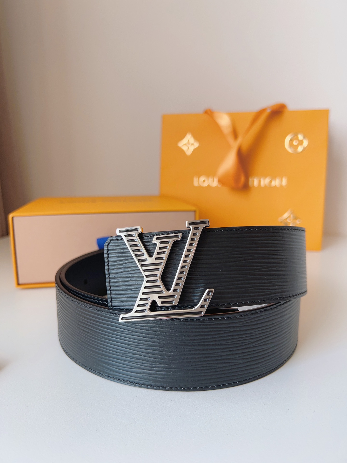 Louis Vuitton Logo Belt Cow Leather M-l