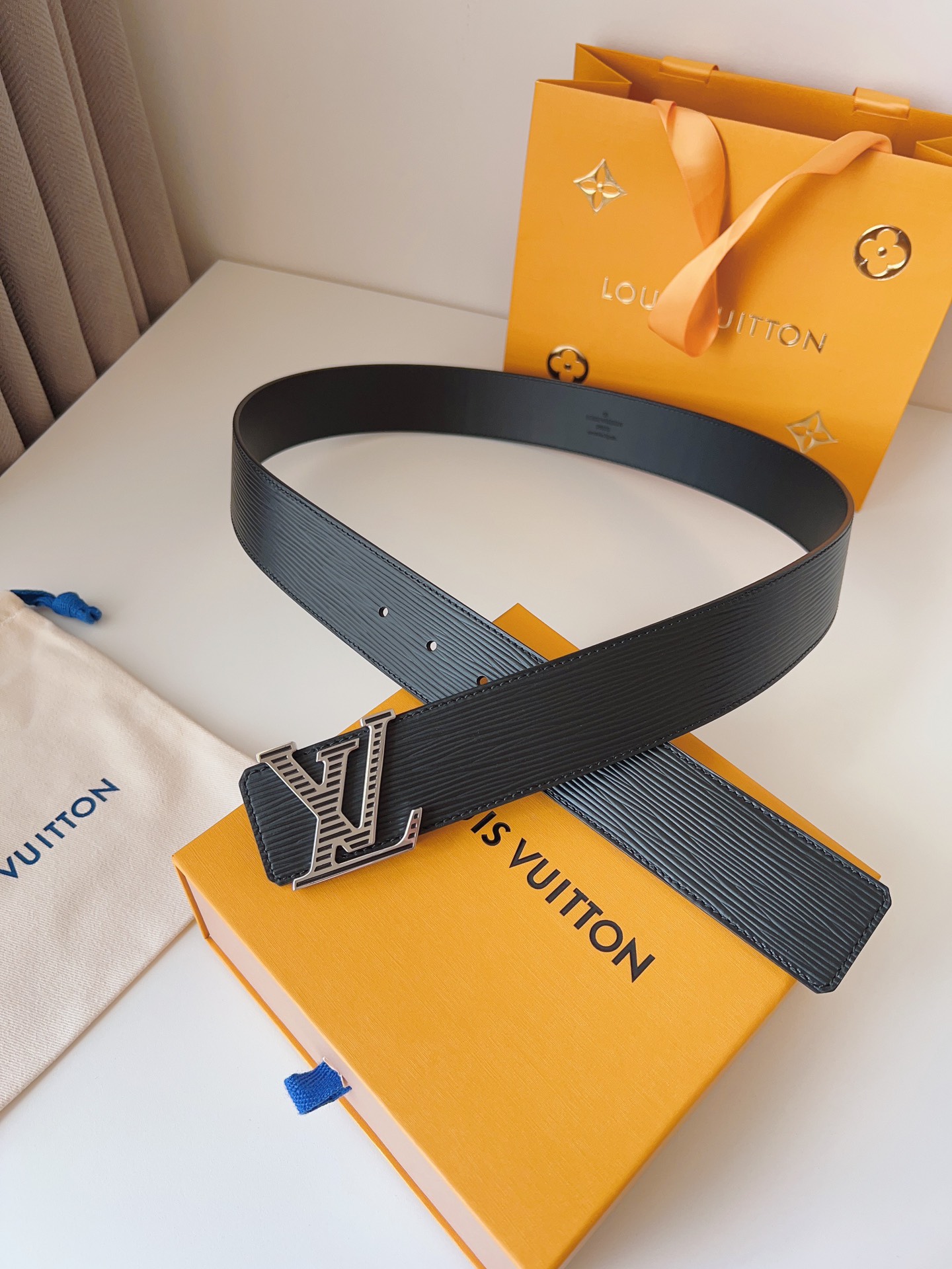 Louis Vuitton Logo Belt Cow Leather M-l