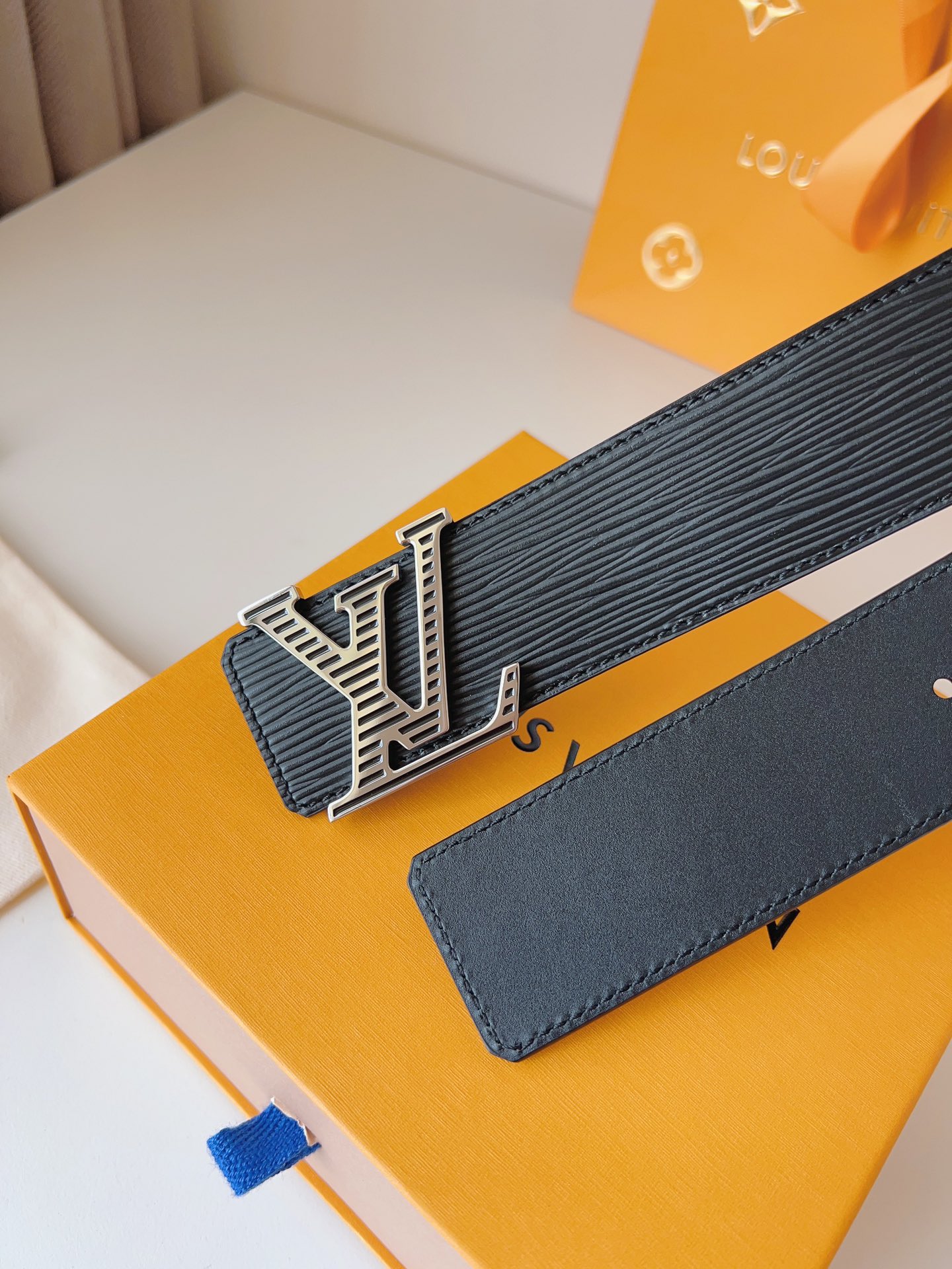 Louis Vuitton Logo Belt Cow Leather M-l