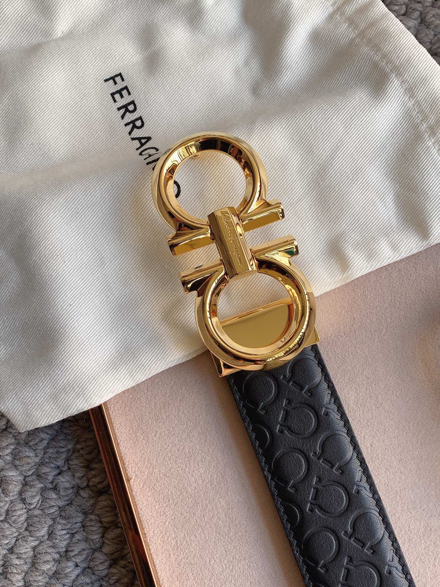 Salvatore Ferragamo Male Leather Belt