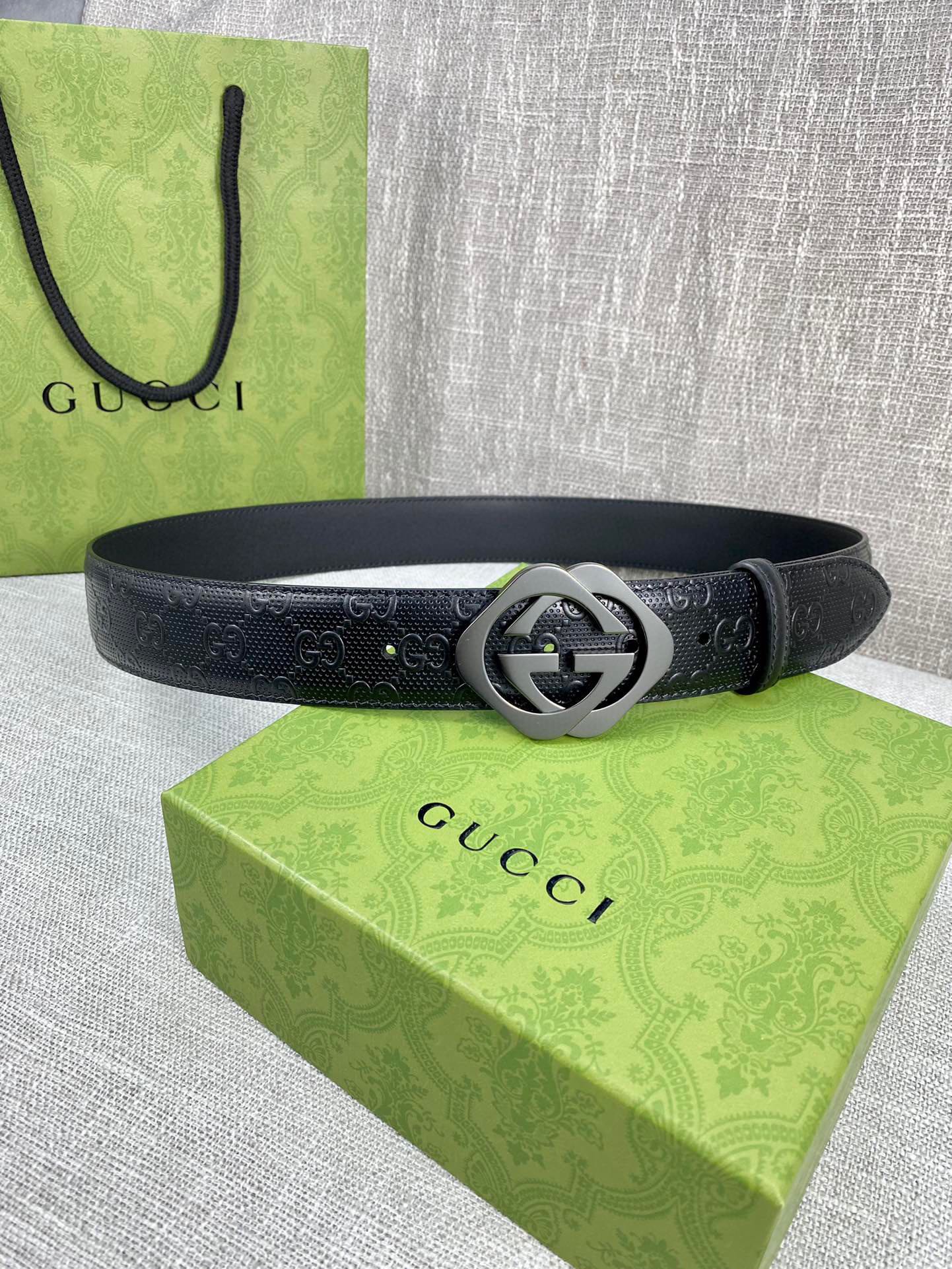 Gucci Leather Belt S-m