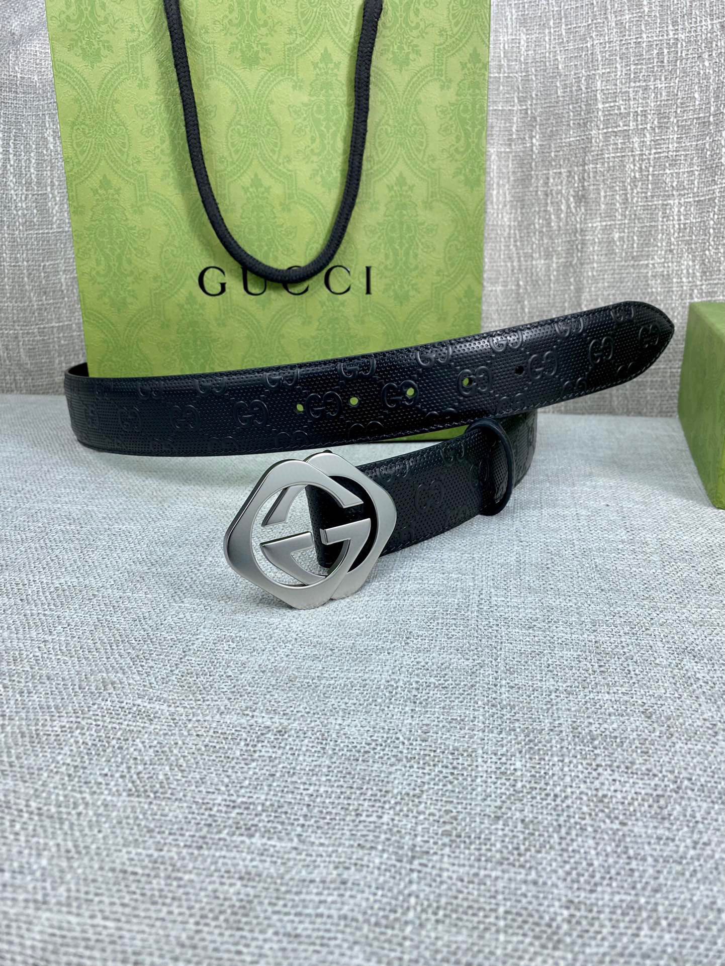 Gucci Leather Belt S-m