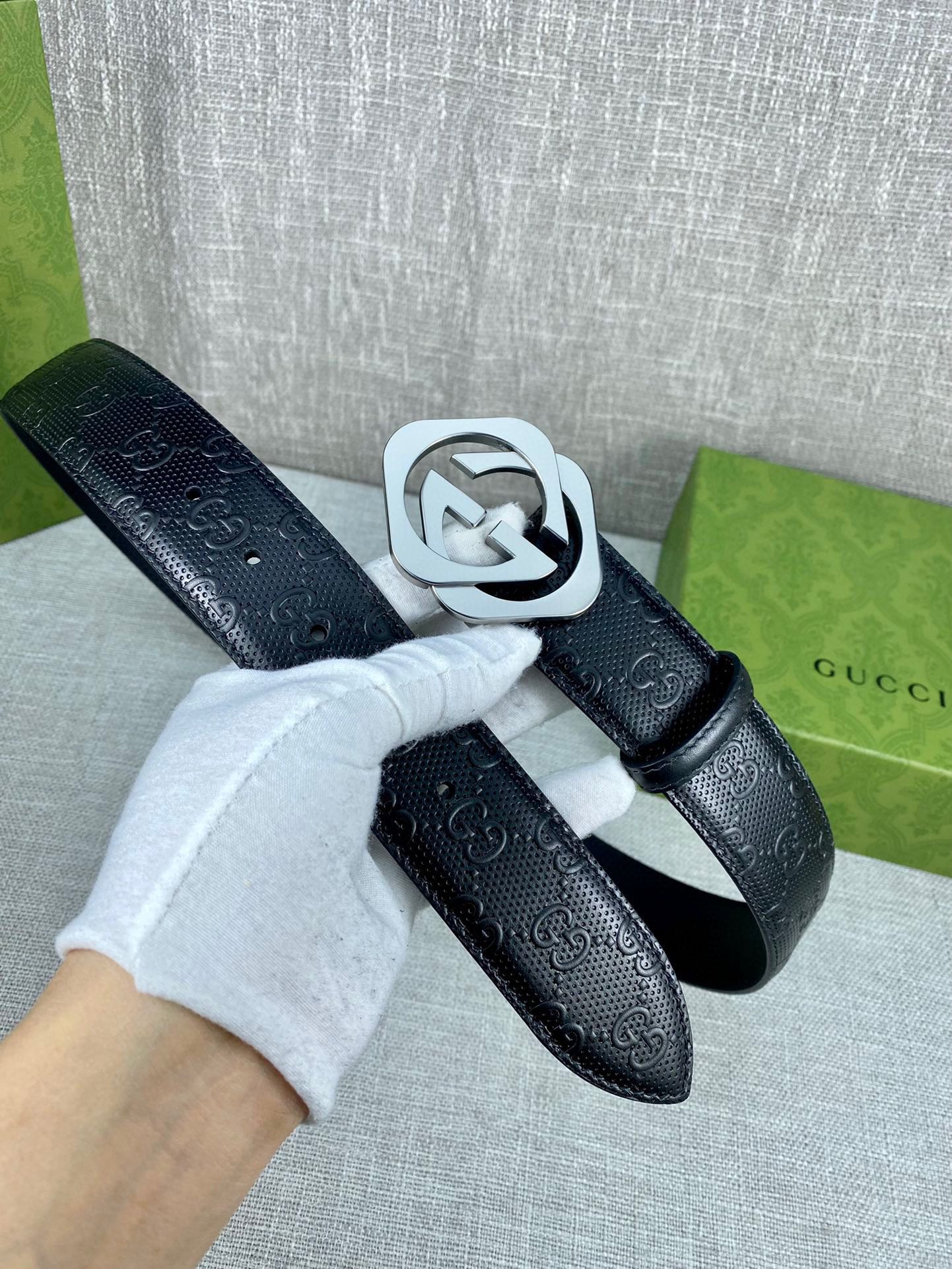Gucci Leather Belt S-m