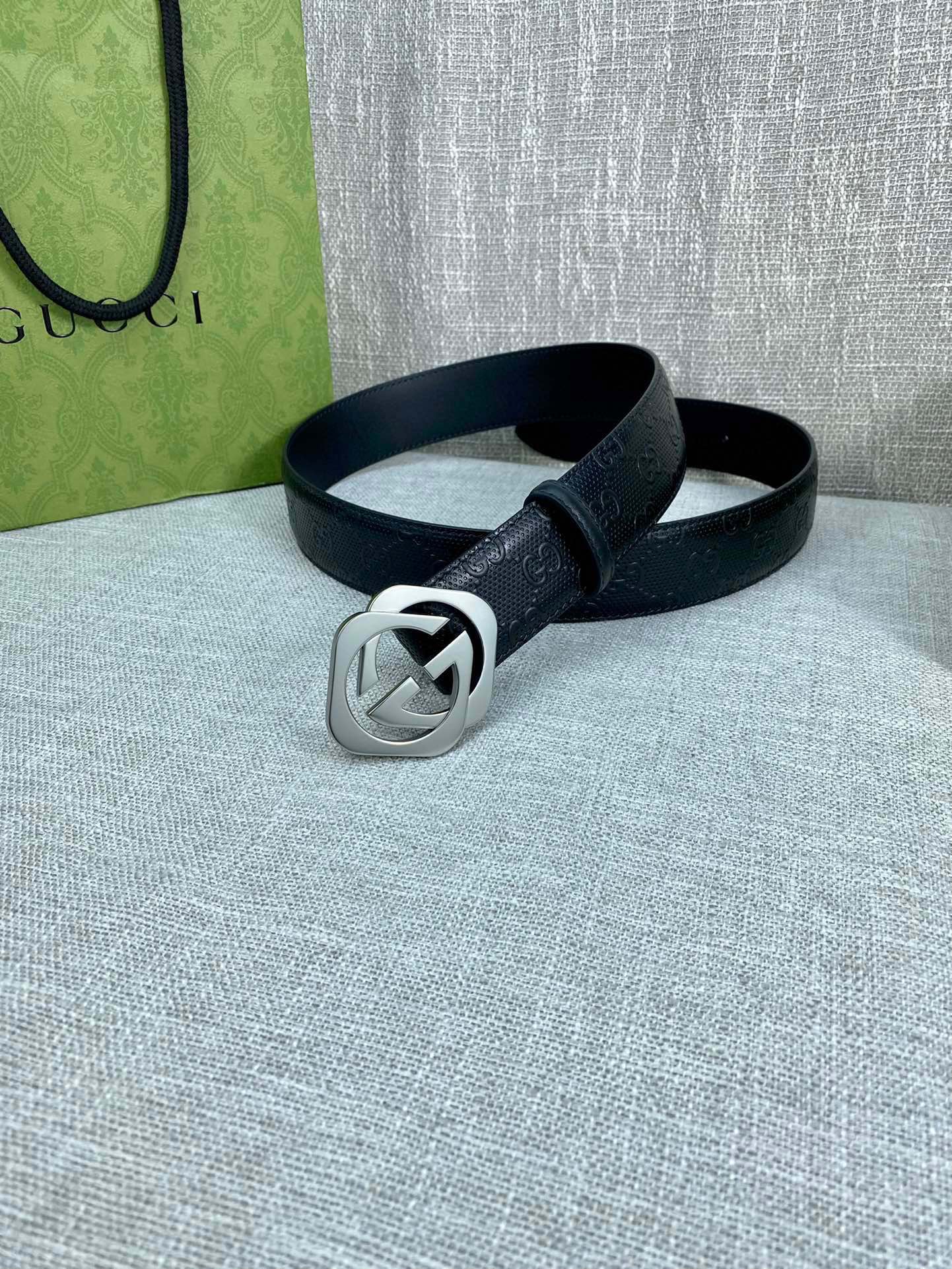 Gucci Leather Belt S-m