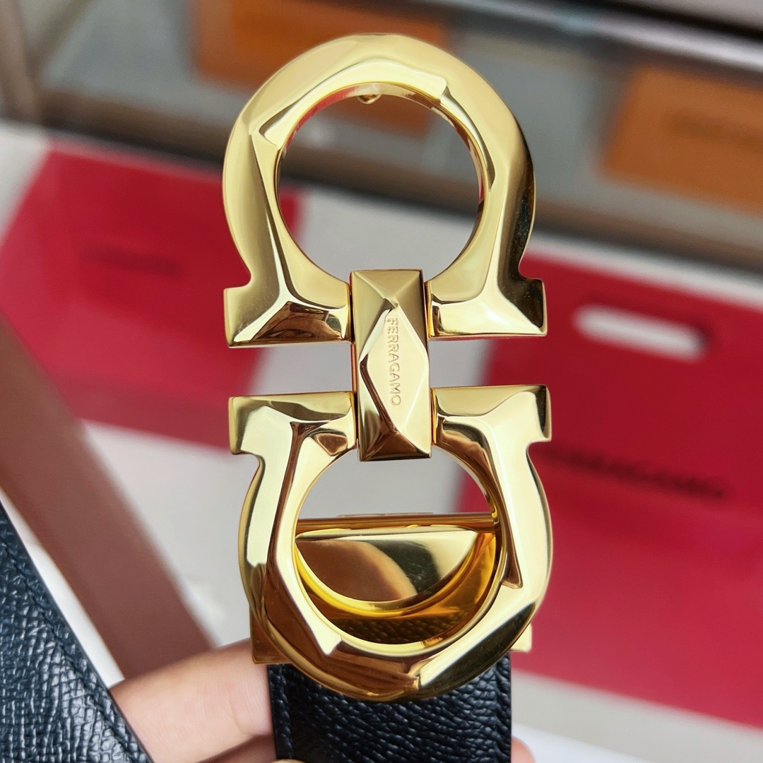 Salvatore Ferragamo Leather Belt M