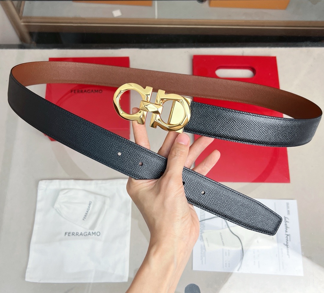 Salvatore Ferragamo Leather Belt M