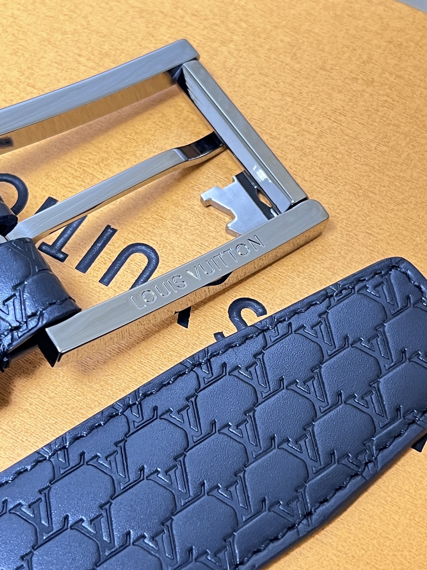 Louis Vuitton Pin Buckle Belt M