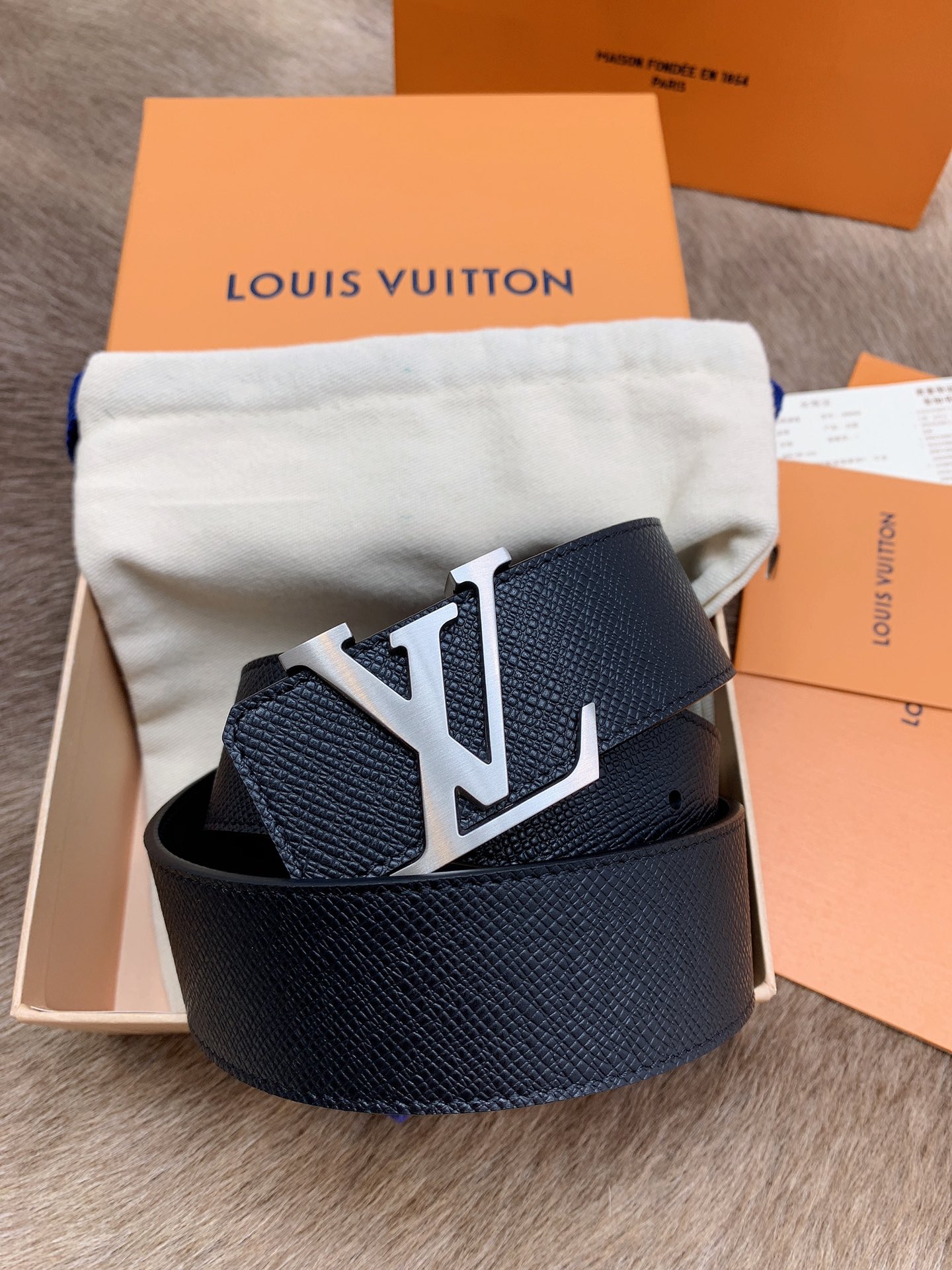 Louis Vuitton Male Basic Belt M-l