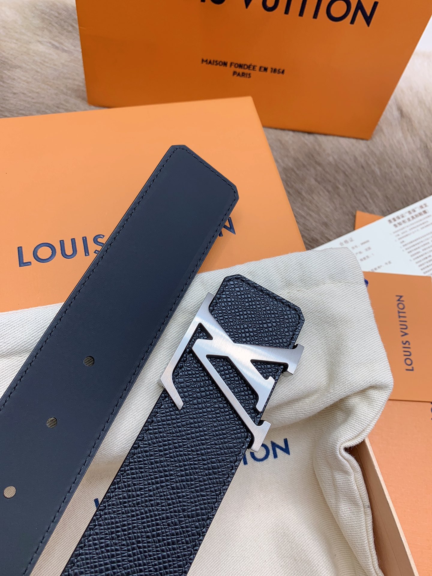 Louis Vuitton Male Basic Belt M-l