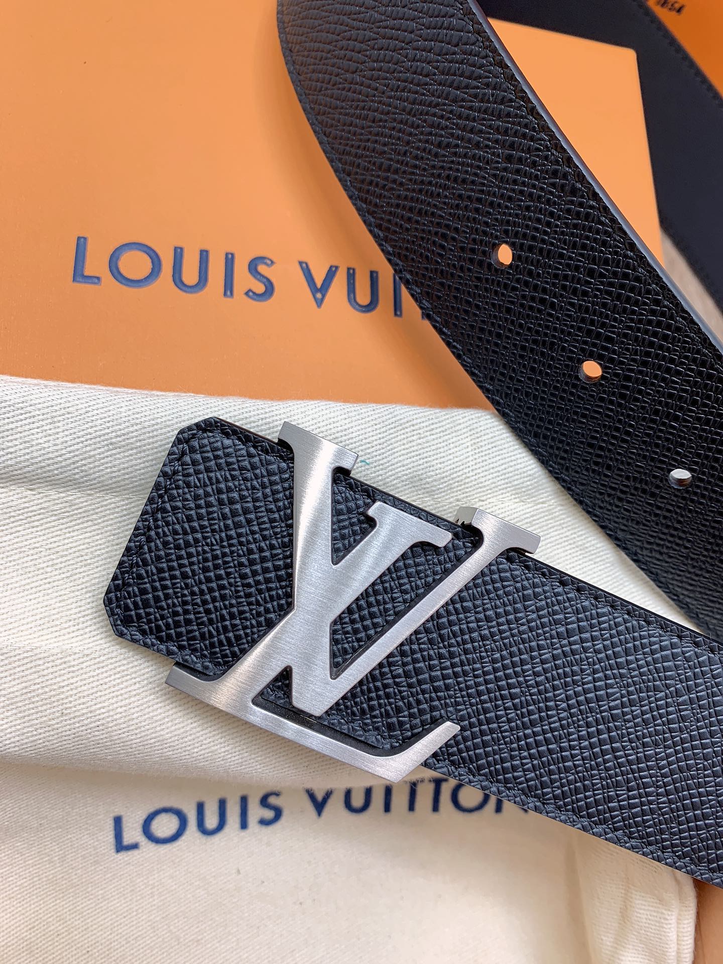 Louis Vuitton Male Basic Belt M-l