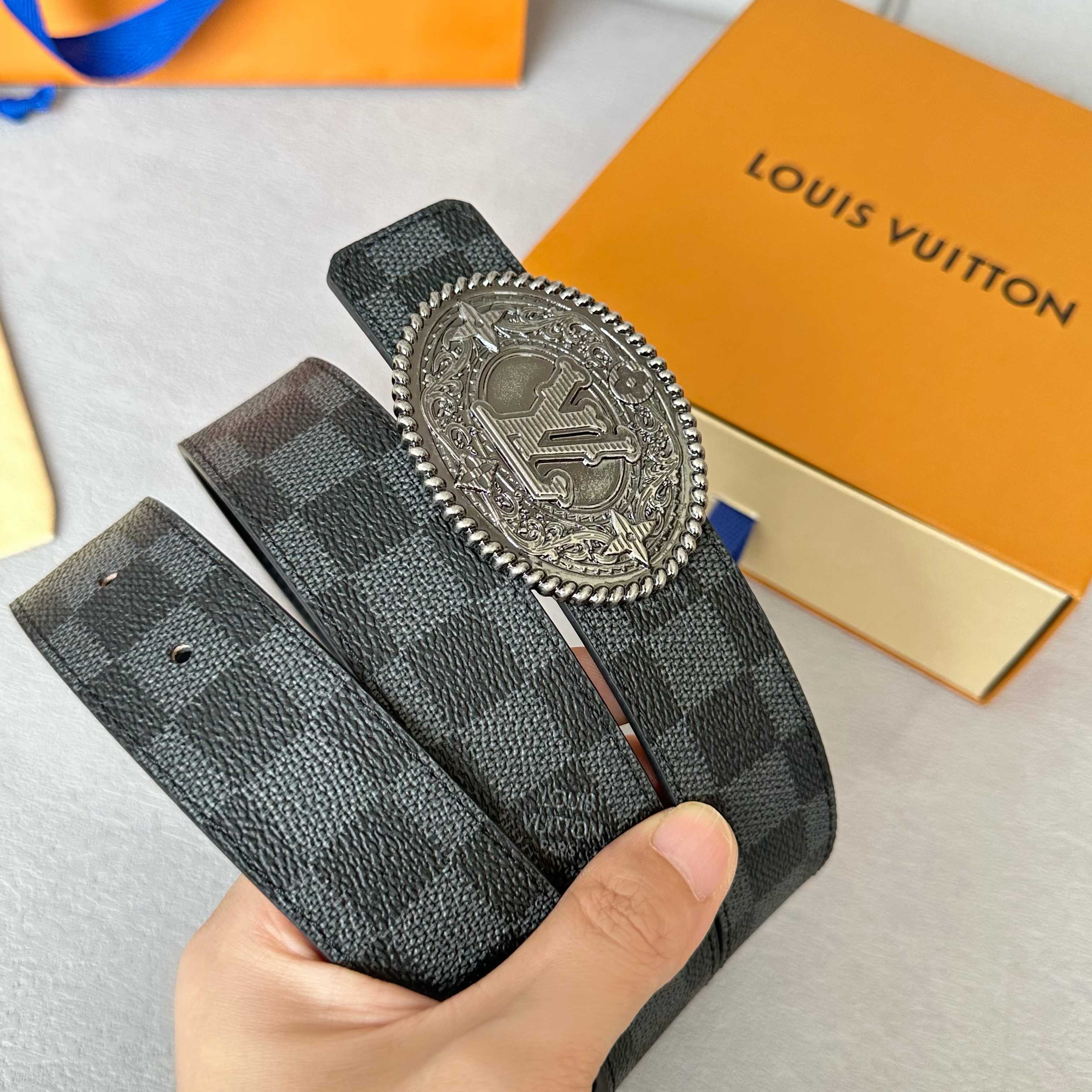 Louis Vuitton Male Basic Belt Cow Leather S-l