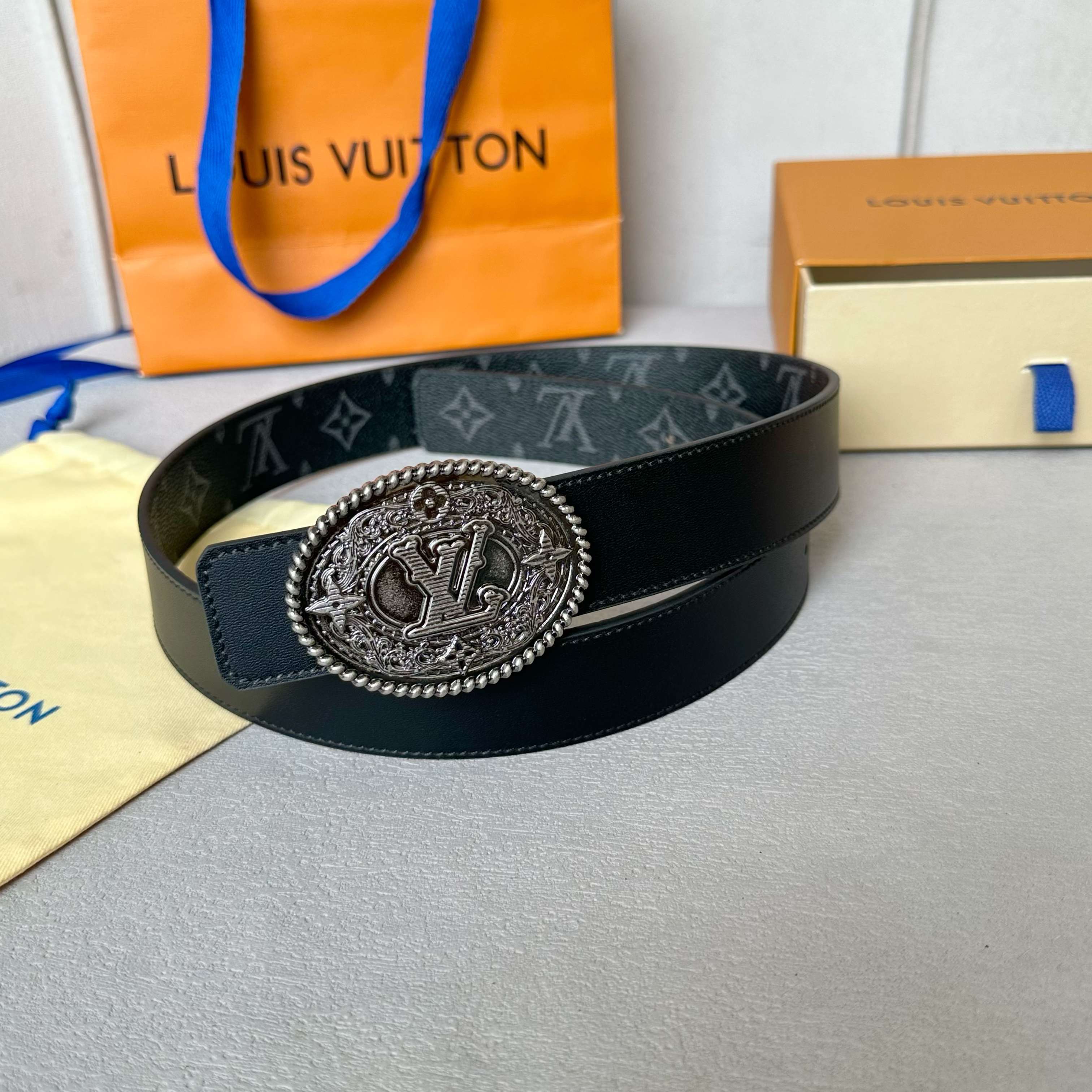Louis Vuitton Male Basic Belt Cow Leather S-l