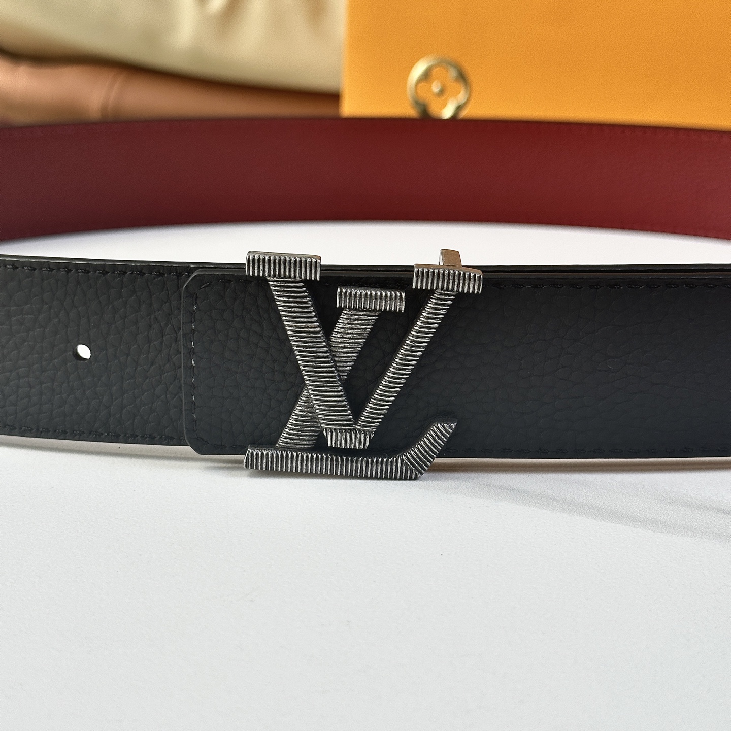 Louis Vuitton Male Basic Belt Cow Leather S-l