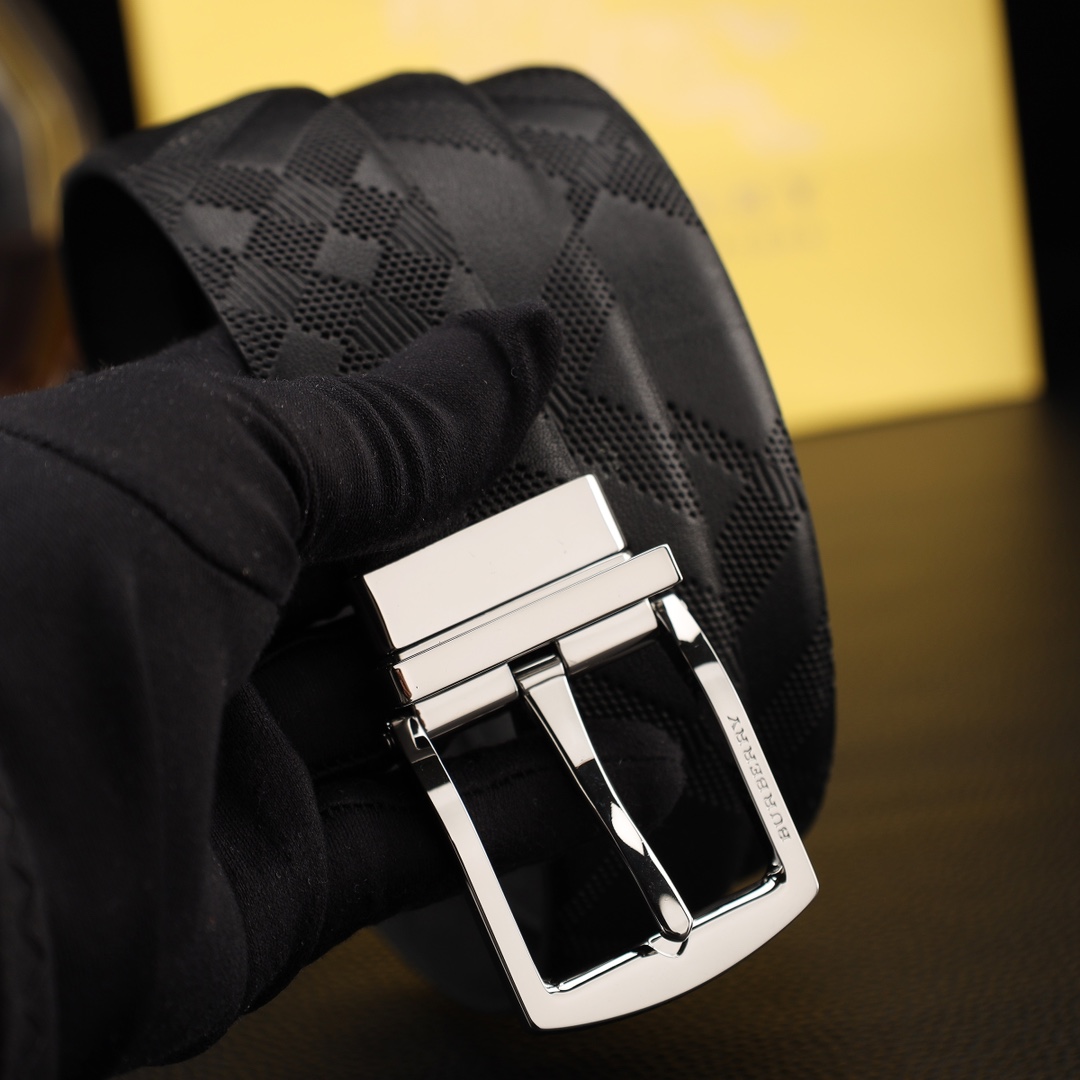 Burberry Basic Belt Cow Leather